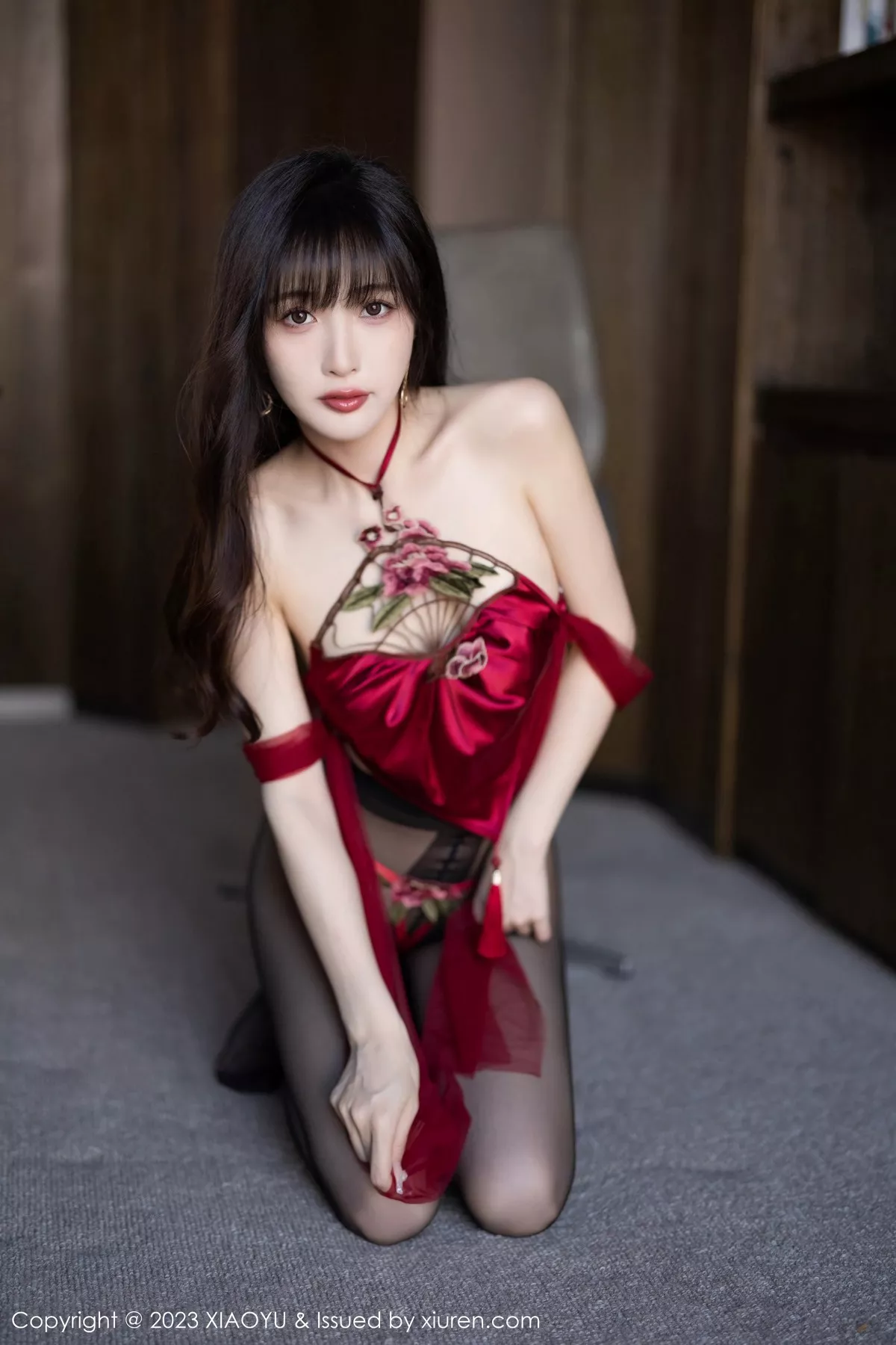 秀人集.com_[XiaoYu画语界]Vol.1049_模特林星阑浅色连衣裙配超薄肉丝+红色服饰配无内黑丝诱惑写真85P