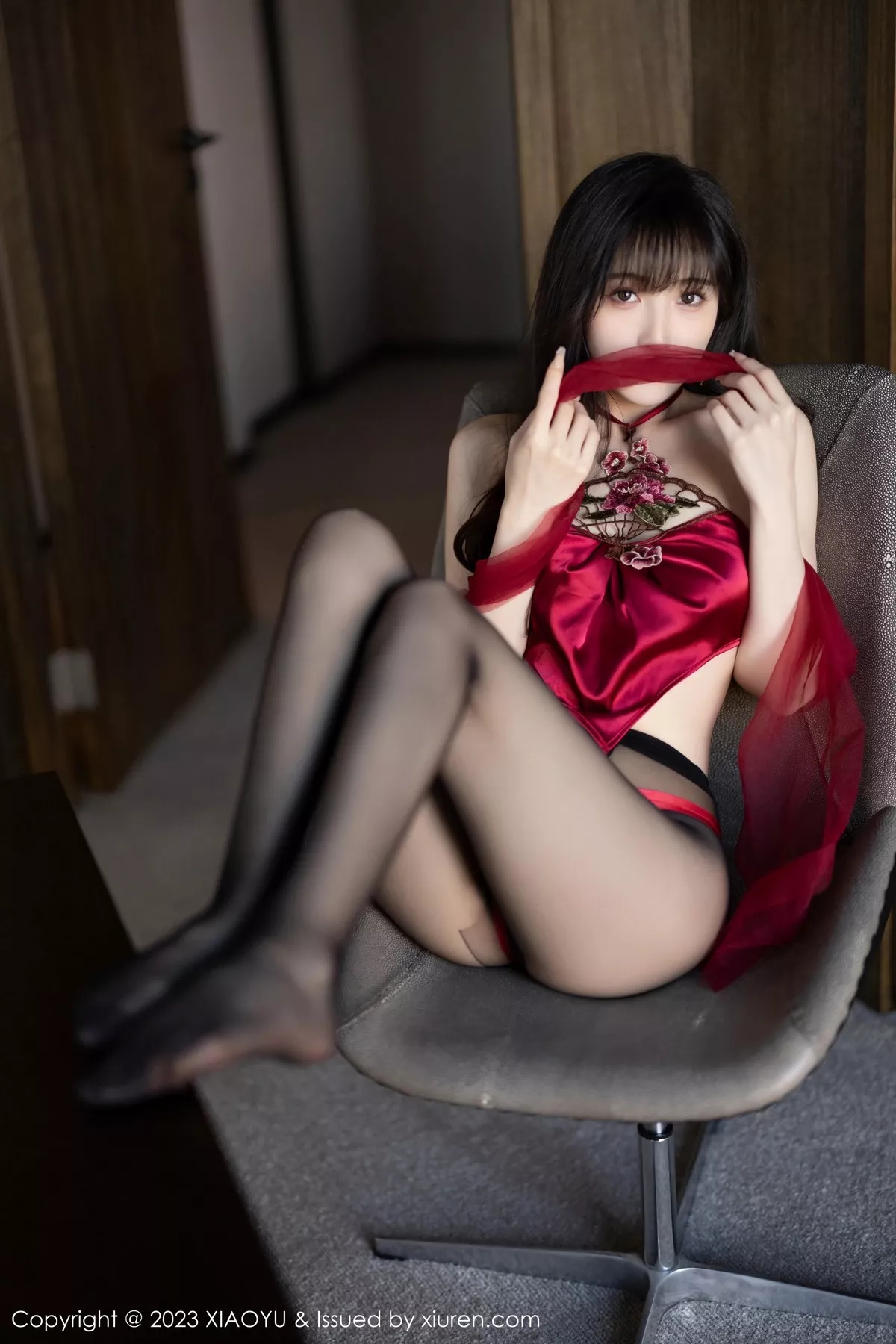 秀人集.com_[XiaoYu画语界]Vol.1049_模特林星阑浅色连衣裙配超薄肉丝+红色服饰配无内黑丝诱惑写真85P