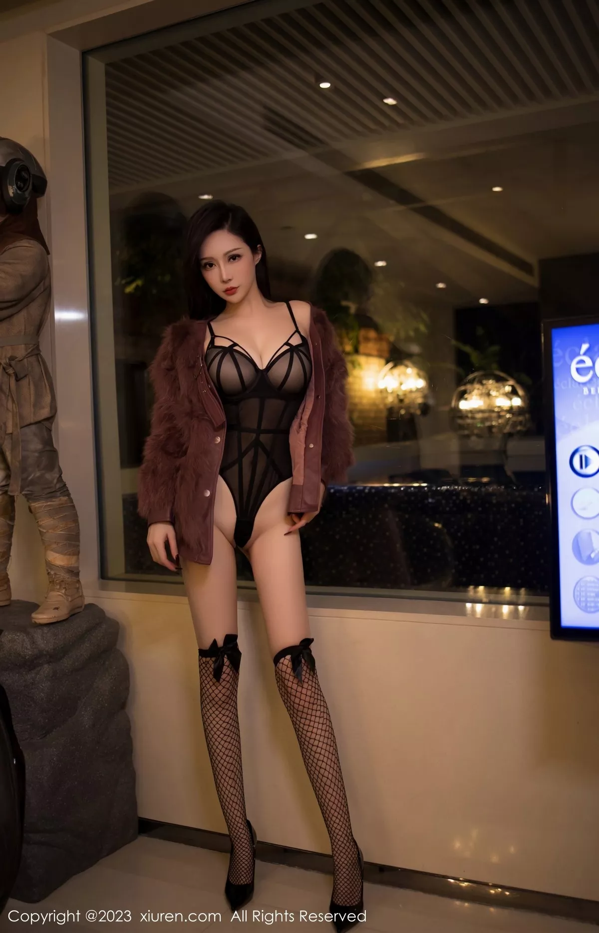 秀人集.com_[XiuRen秀人网]No.6908_模特大琪琪Emily脱红灰毛衣露黑色情趣内衣秀玲珑身段诱惑写真82P