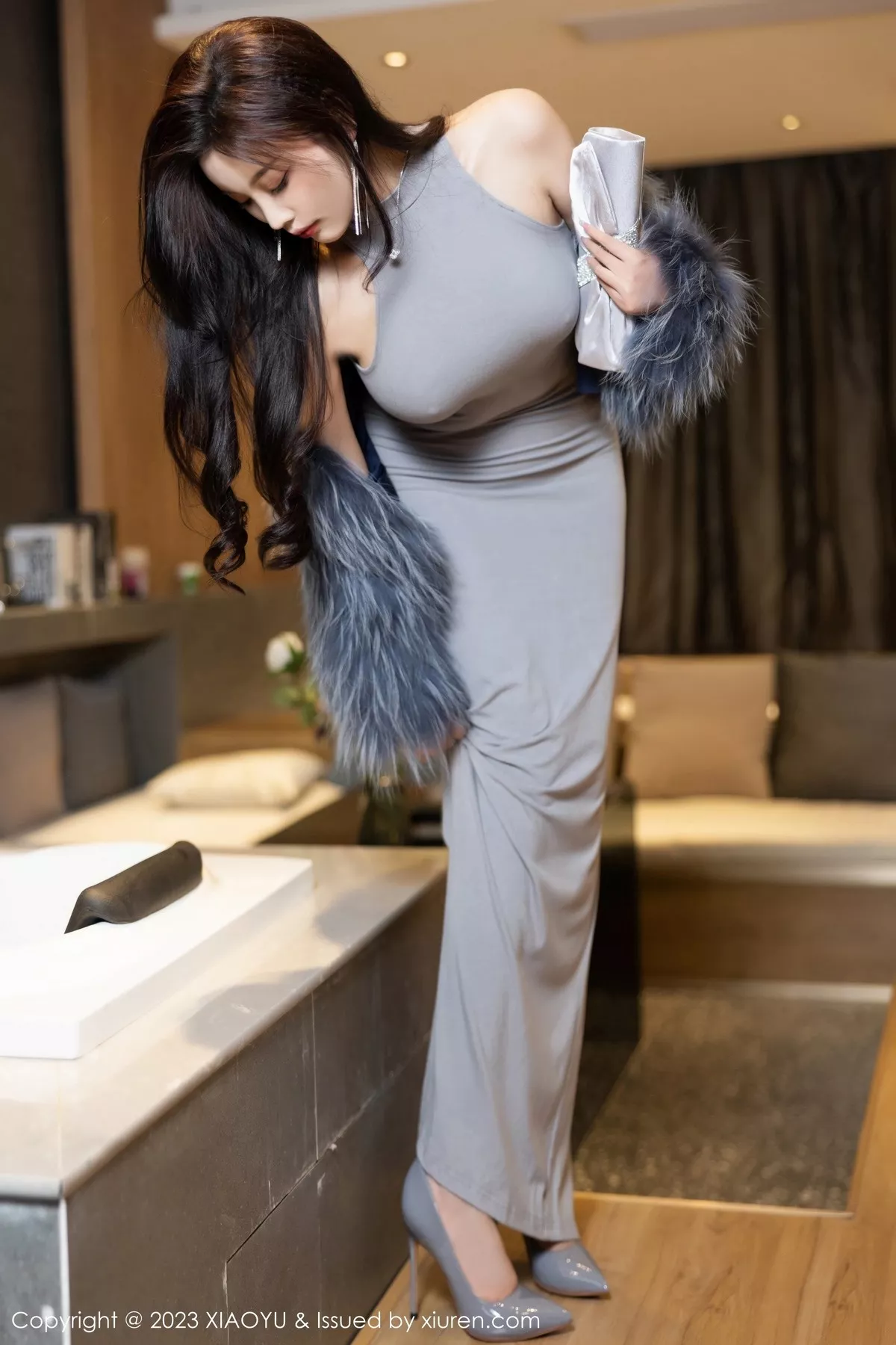 秀人集.com_[XiaoYu画语界]Vol.1051_女神杨晨晨Yome性感灰色真空连衣长裙秀完美丰腴身材诱惑写真87P