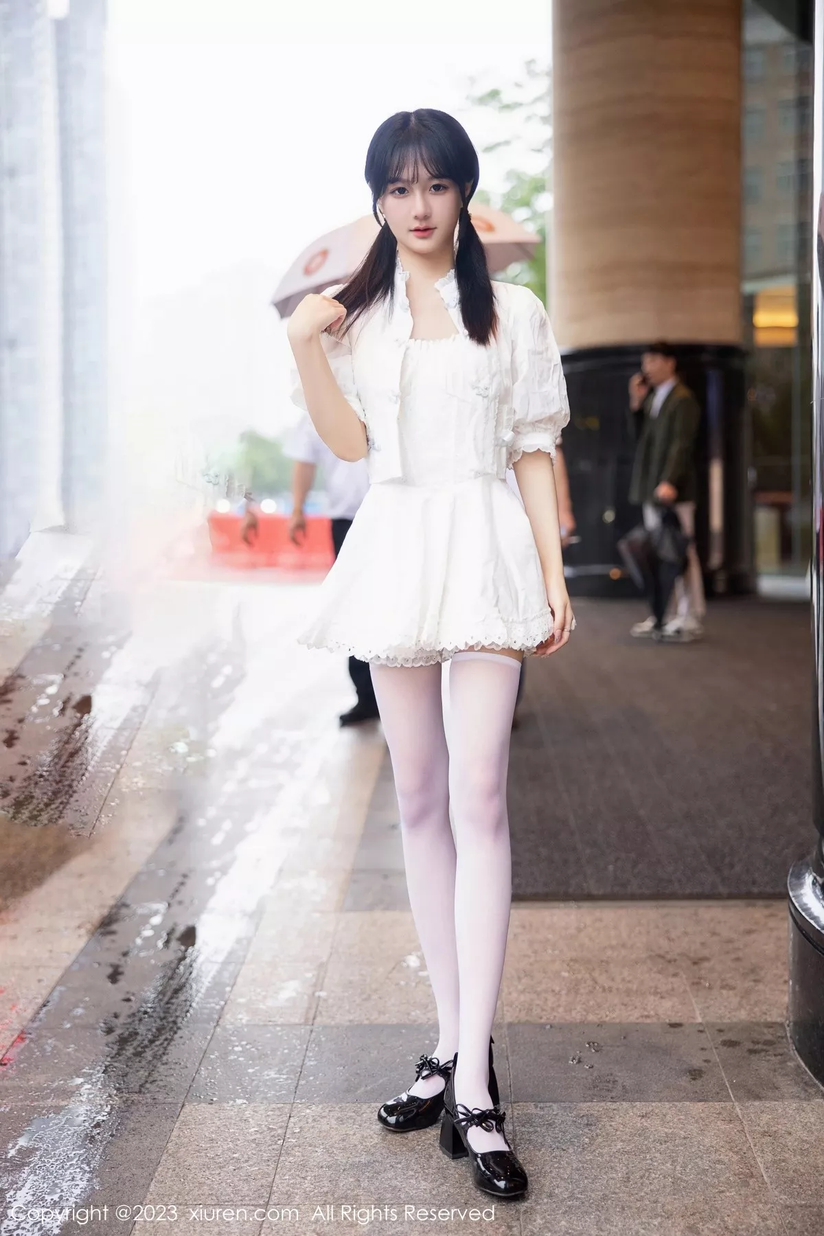 秀人集.com_[XiuRen秀人网]No.6933_模特幼幼白色连衣短裙露性感粉色情趣内衣秀完美身材诱惑写真83P