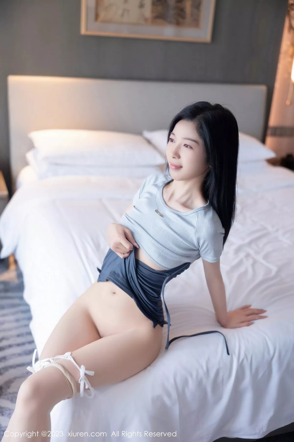 秀人集.com_[XiuRen秀人网]No.6784_模特茜茜Kimi浅蓝色上衣配短裙露超薄肉丝秀完美身材诱惑写真84P