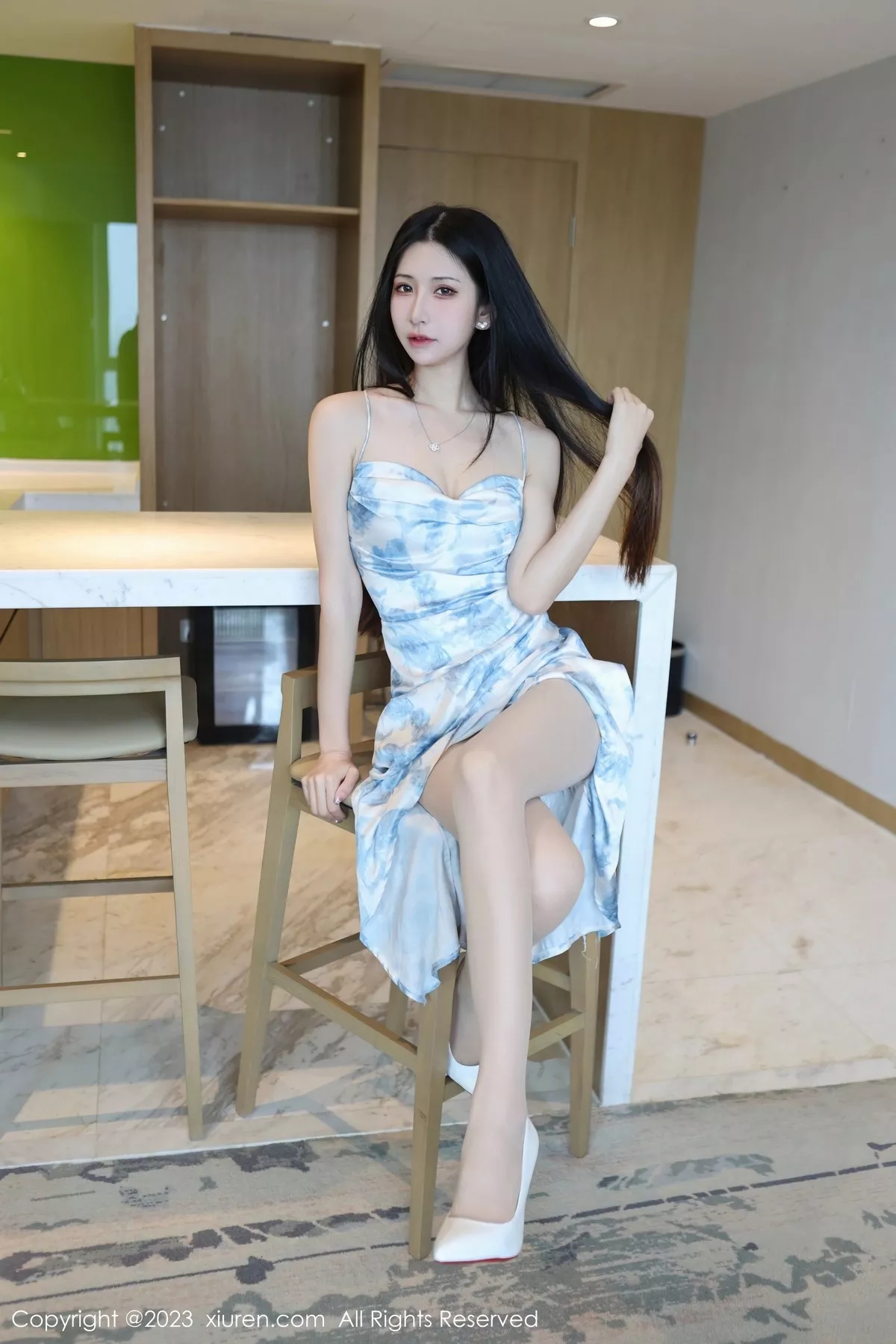 秀人集.com_[XiuRen秀人网]No.6783_模特依娜Yina性感浅色吊带连衣裙配原色丝袜秀曼妙身姿诱惑写真82P