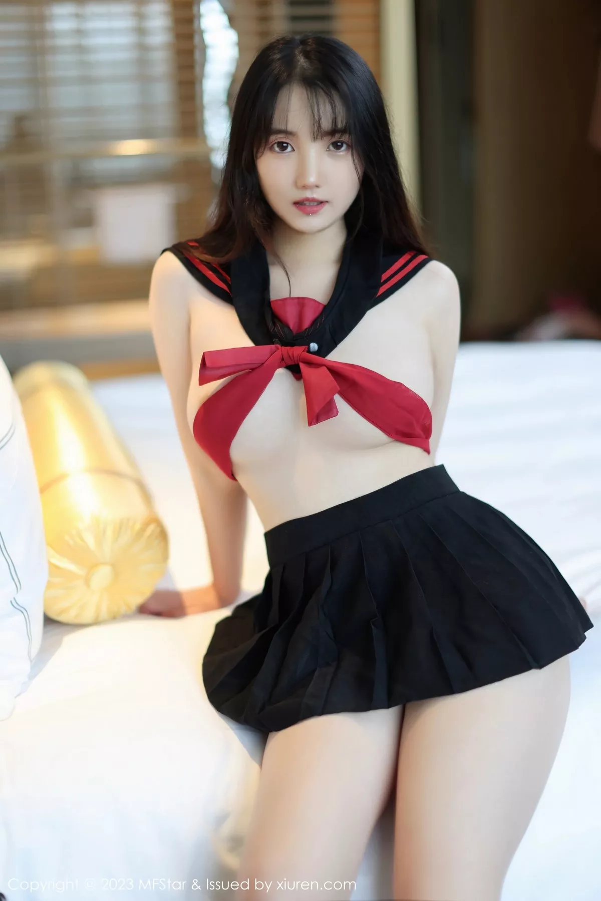 秀人集.com_[MFStar模范学院]Vol.622_模特揉揉肉肉性感红色情趣衣配黑短裙秀丰满身材惹火诱惑写真49P