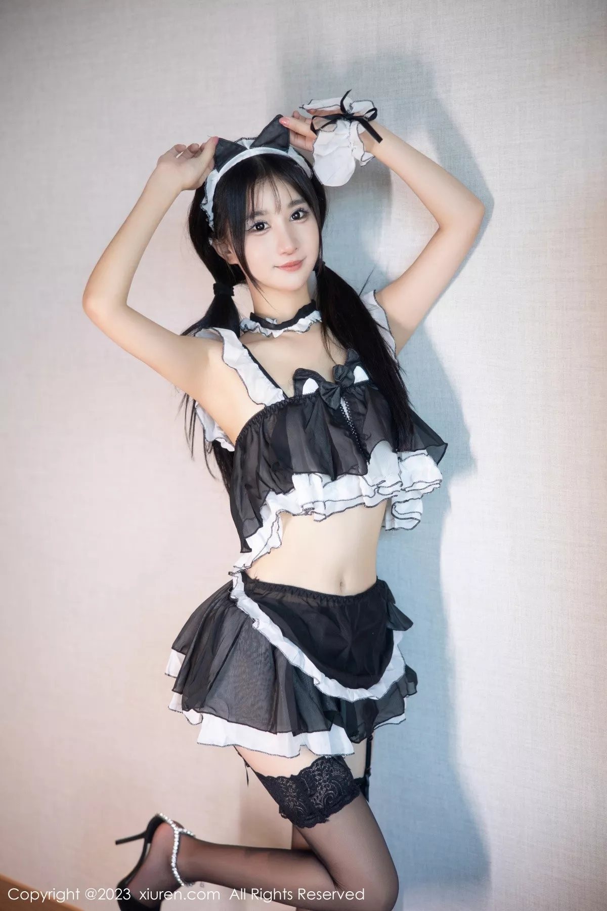 秀人集.com_[XiuRen秀人网]No.6795_女神小果冻儿性感黑色女仆服饰配蕾丝吊袜秀完美身材诱惑写真86P