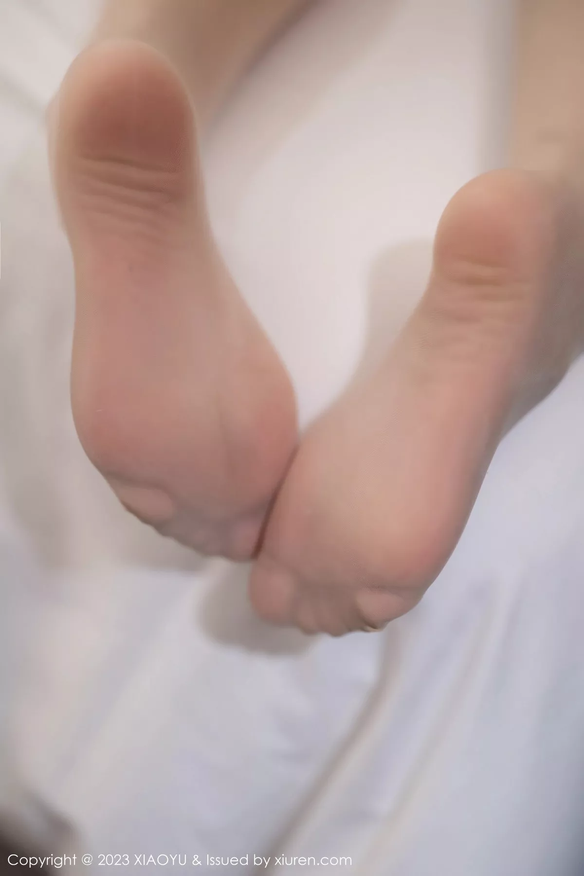 秀人集.com_[XiaoYu画语界]Vol.1035_女神Cherry樱桃酱暖灰色连衣裙配无内肉丝秀完美身材诱惑写真72P