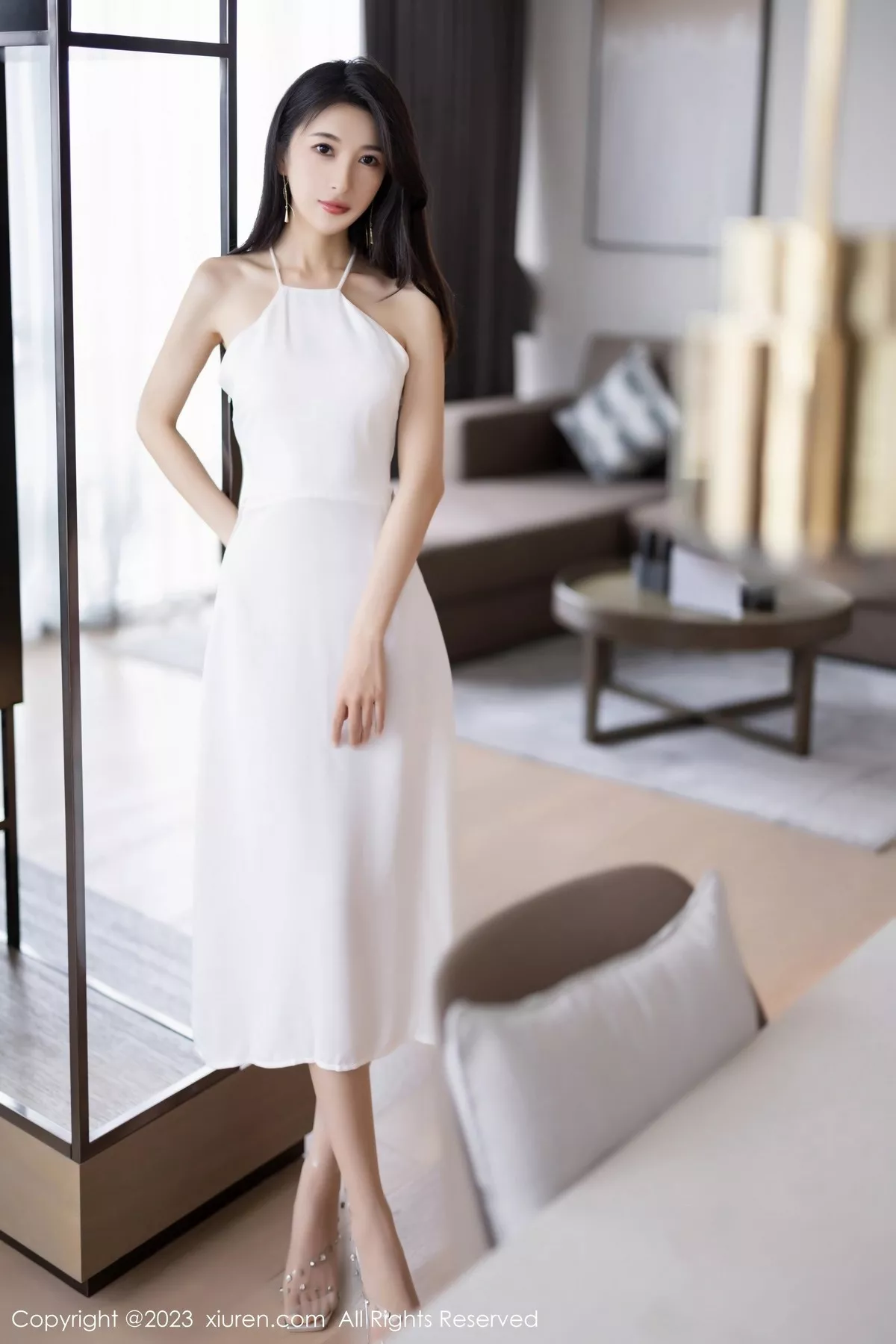 秀人集.com_[XiuRen秀人网]No.6817_模特林乐一白色露肩连衣裙+性感网状链内衣秀惹火身材诱惑写真82P