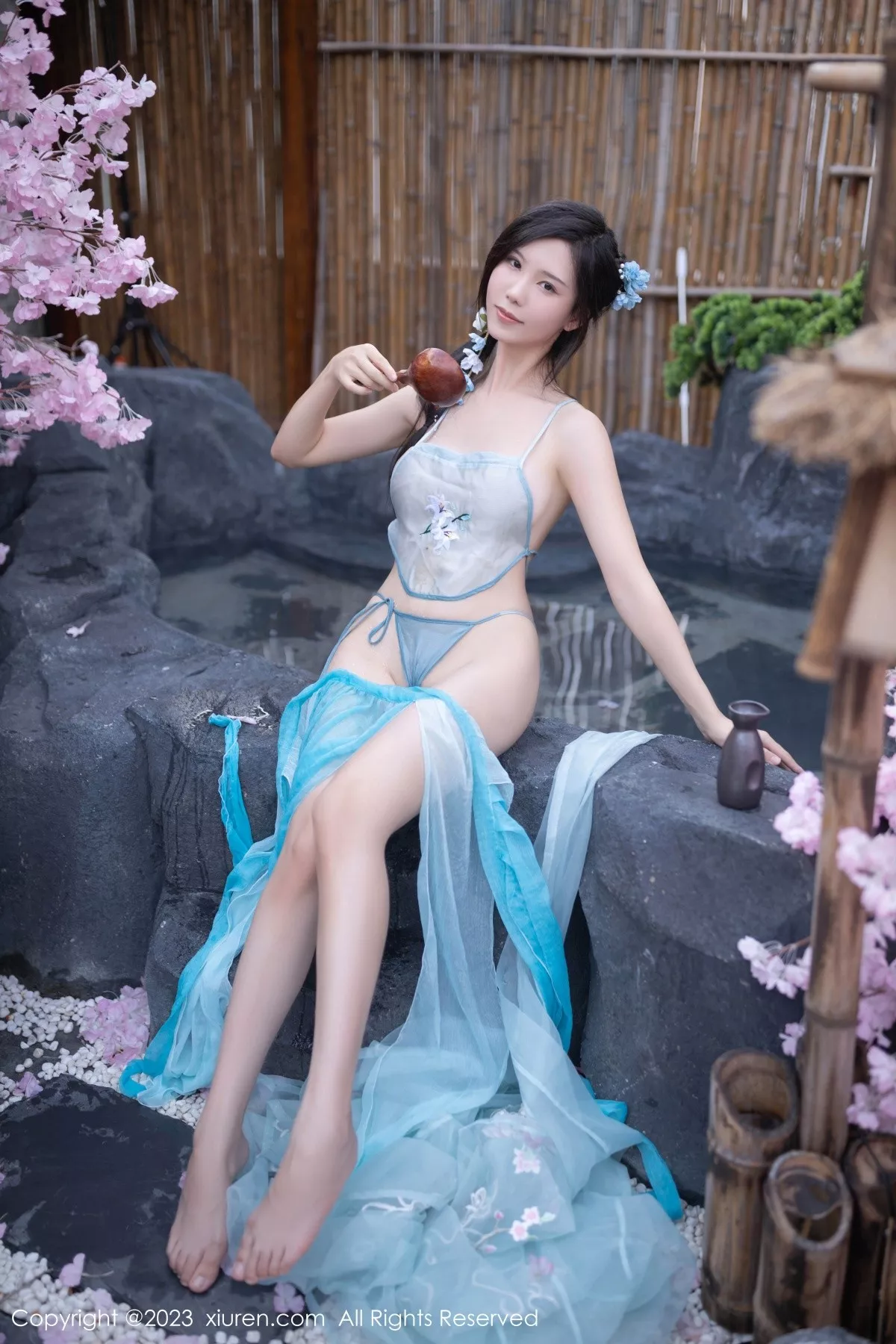 秀人集.com_[XiuRen秀人网]No.6991_模特利世户外温泉性感浅蓝色古装服饰秀曼妙身姿惹火诱惑写真74P