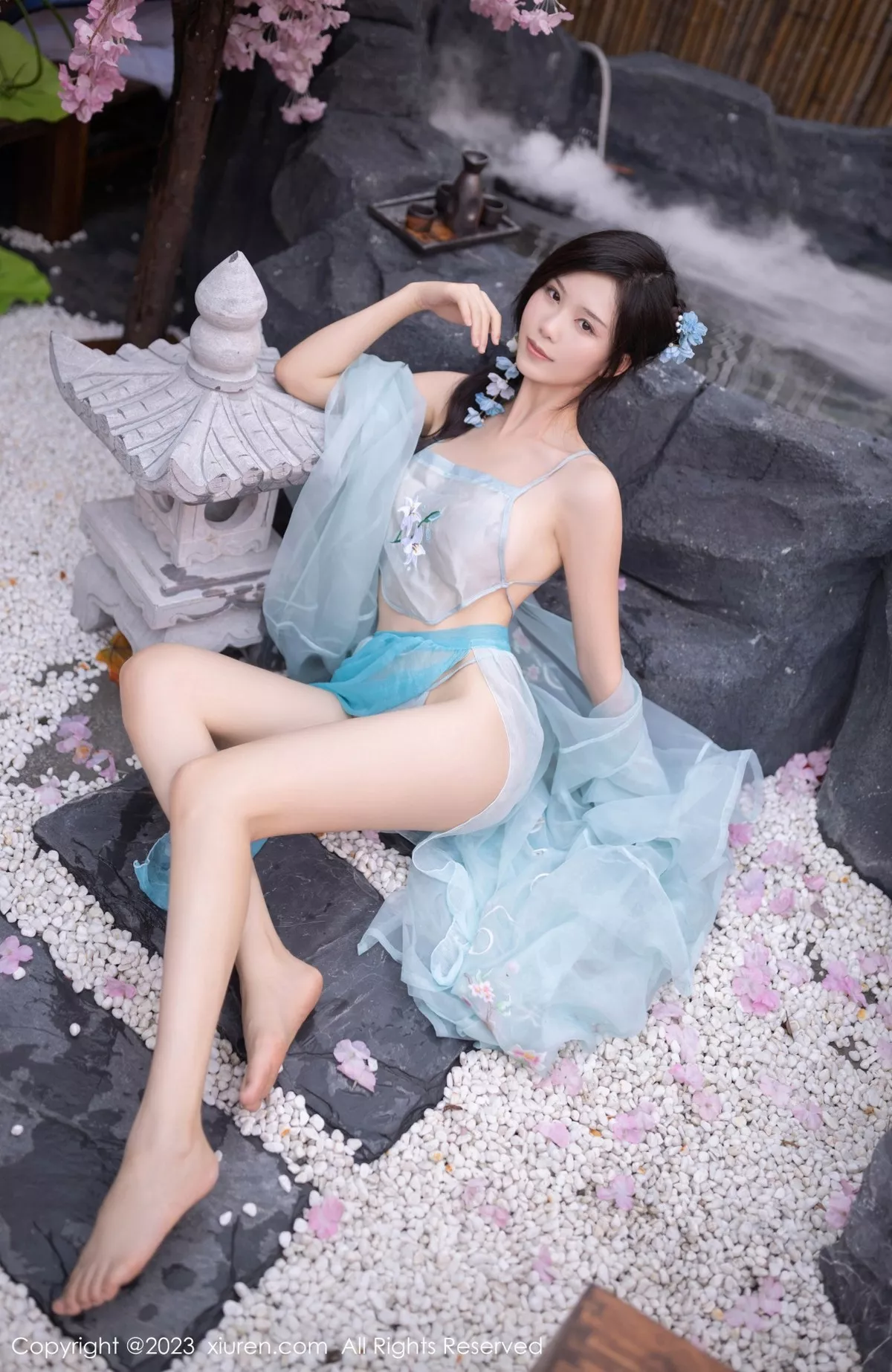 秀人集.com_[XiuRen秀人网]No.6991_模特利世户外温泉性感浅蓝色古装服饰秀曼妙身姿惹火诱惑写真74P