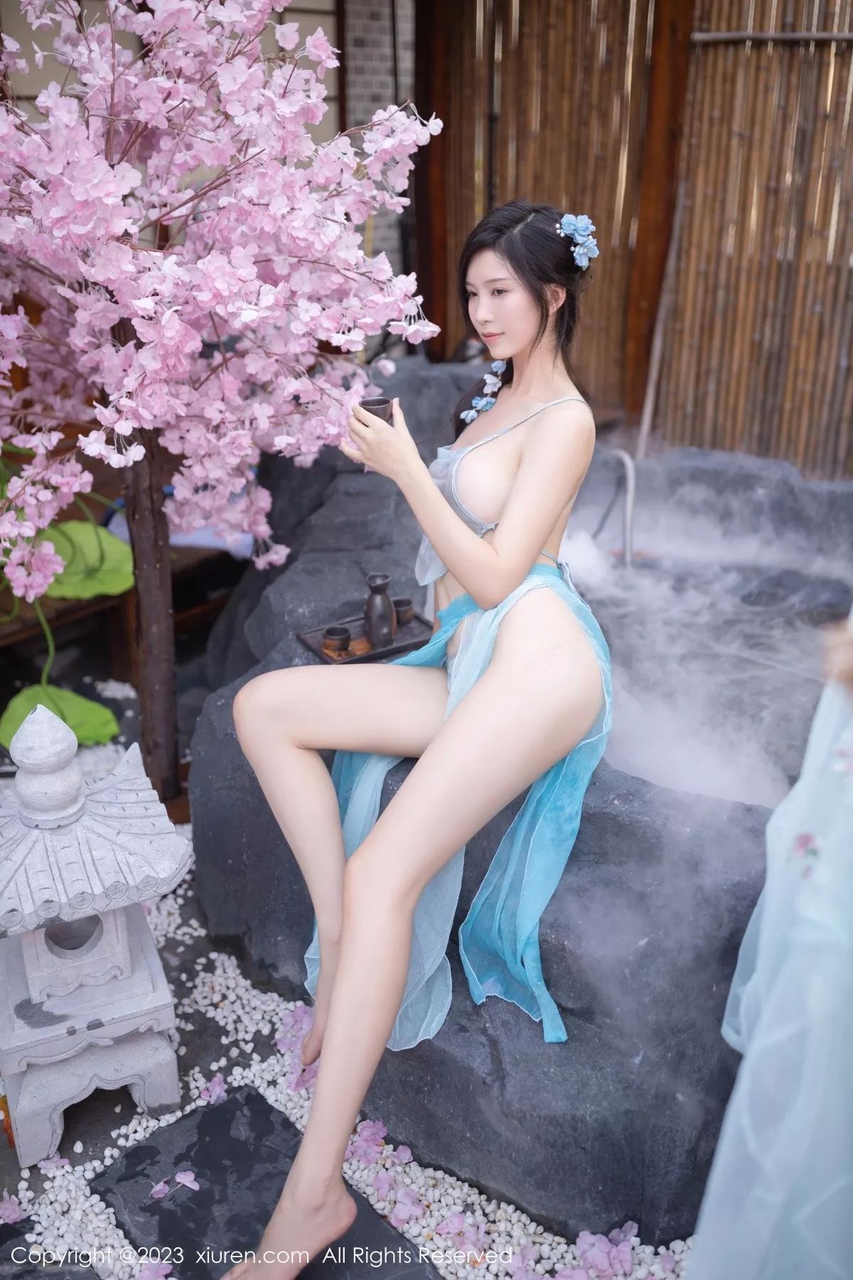 秀人集.com_[XiuRen秀人网]No.6991_模特利世户外温泉性感浅蓝色古装服饰秀曼妙身姿惹火诱惑写真74P