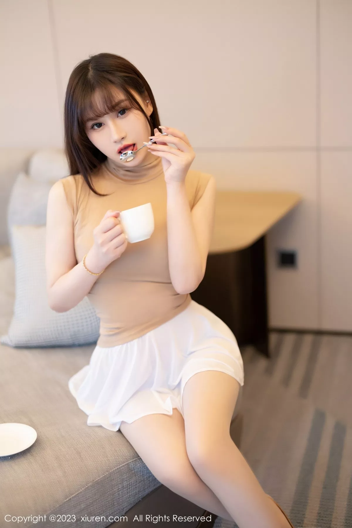 秀人集.com_[XiuRen秀人网]No.7013_模特张欣欣半脱露黑色蕾丝内衣配超薄肉丝秀苗条身材诱惑写真82P