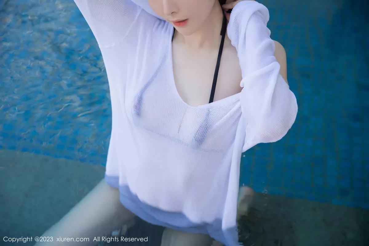秀人集.com_[XiuRen秀人网]No.7045_模特是小逗逗脱白色薄透上衣露性感红黑色比基尼完美诱惑写真77P
