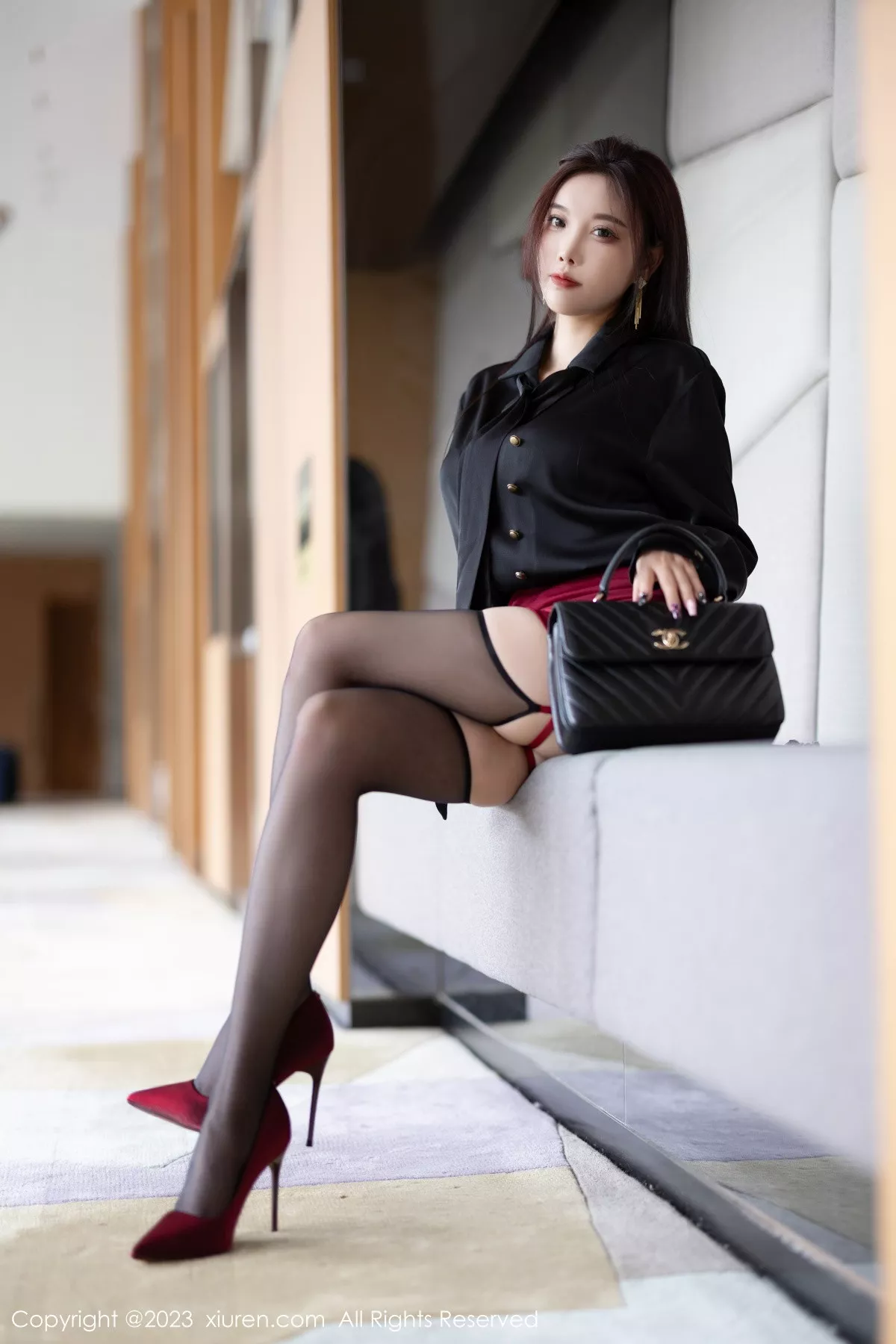 秀人集.com_[XiuRen秀人网]No.7062_女神杨晨晨Yome脱深蓝上衣露性感肉色蕾丝边内衣迷人诱惑写真81P