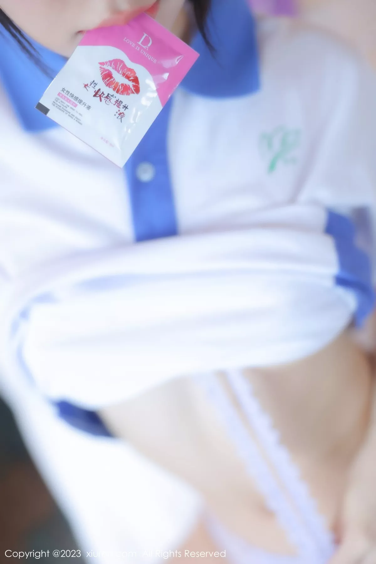 秀人集.com_[XiuRen秀人网]No.7085_模特幼幼性感学妹装扮半脱露蕾丝内衣秀完美身材迷人诱惑写真102P