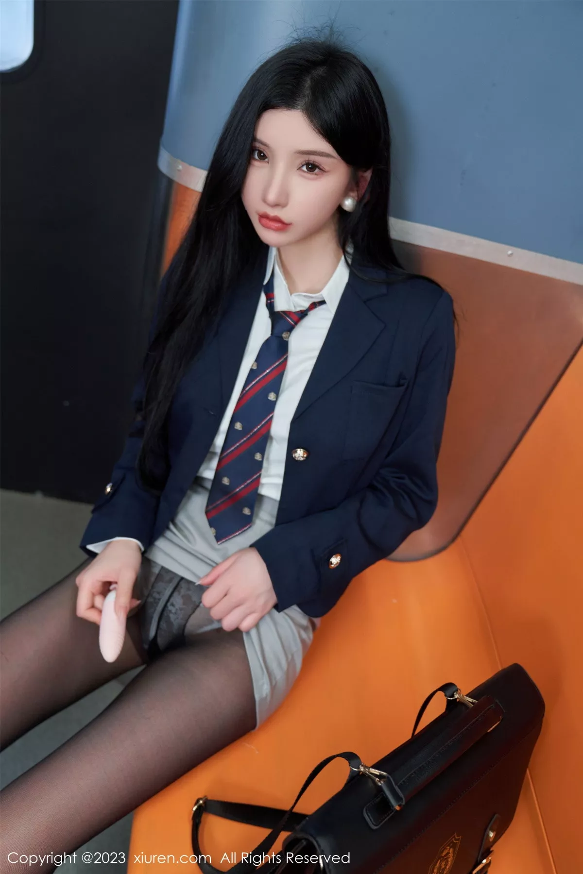 秀人集.com_[XiuRen秀人网]No.7086_女神周于希Sally地铁场景性感白色内衣配超薄黑丝完美诱惑写真100P