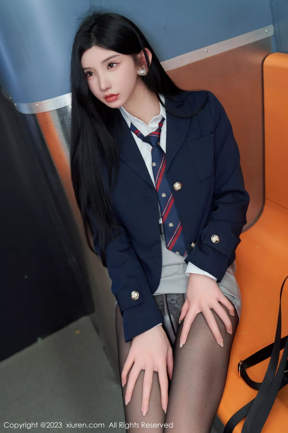 秀人集.com_[XiuRen秀人网]No.7086_女神周于希Sally地铁场景性感白色内衣配超薄黑丝完美诱惑写真100P