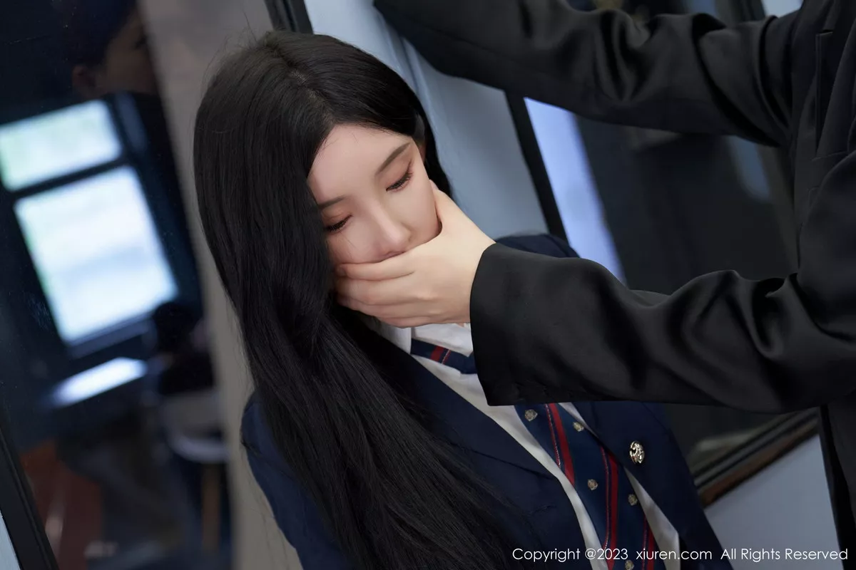 秀人集.com_[XiuRen秀人网]No.7086_女神周于希Sally地铁场景性感白色内衣配超薄黑丝完美诱惑写真100P