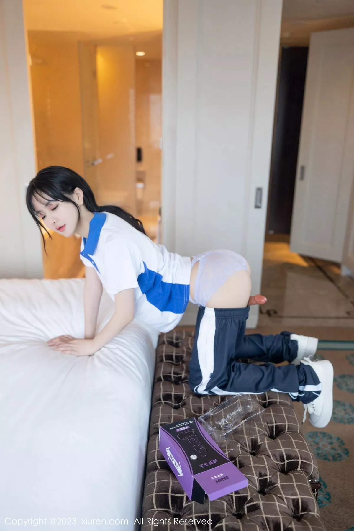 秀人集.com_[XiuRen秀人网]No.7085_模特幼幼性感学妹装扮半脱露蕾丝内衣秀完美身材迷人诱惑写真102P