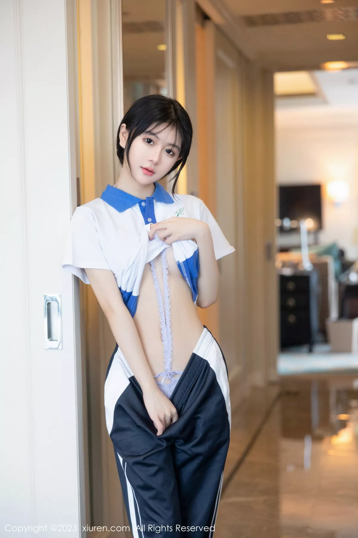 秀人集.com_[XiuRen秀人网]No.7085_模特幼幼性感学妹装扮半脱露蕾丝内衣秀完美身材迷人诱惑写真102P