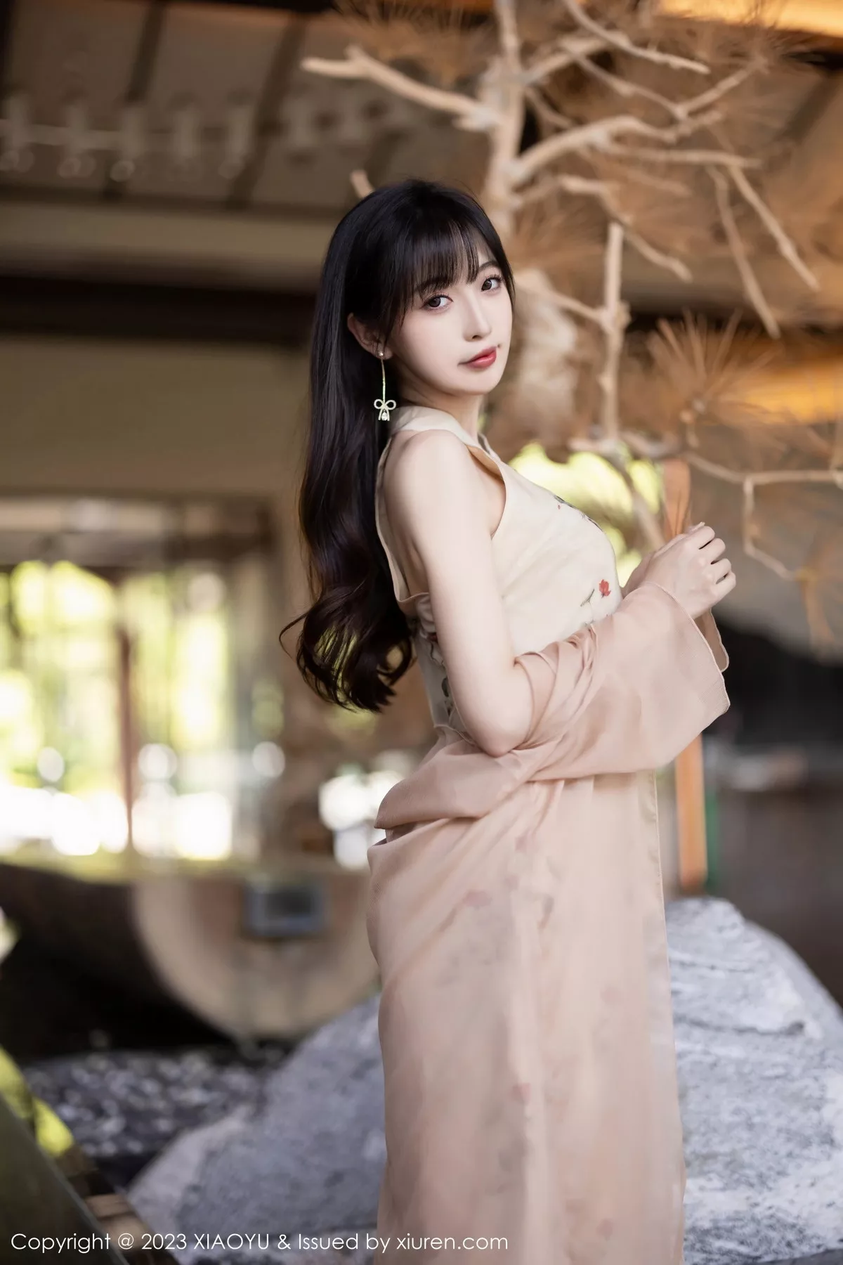 秀人集.com_[XiaoYu画语界]Vol.1071_模特林星阑性感浅色薄纱服饰+蓝杏色旗袍服秀曼妙身姿诱惑写真93P