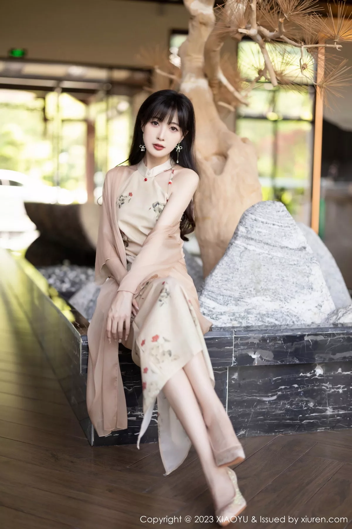 秀人集.com_[XiaoYu画语界]Vol.1071_模特林星阑性感浅色薄纱服饰+蓝杏色旗袍服秀曼妙身姿诱惑写真93P