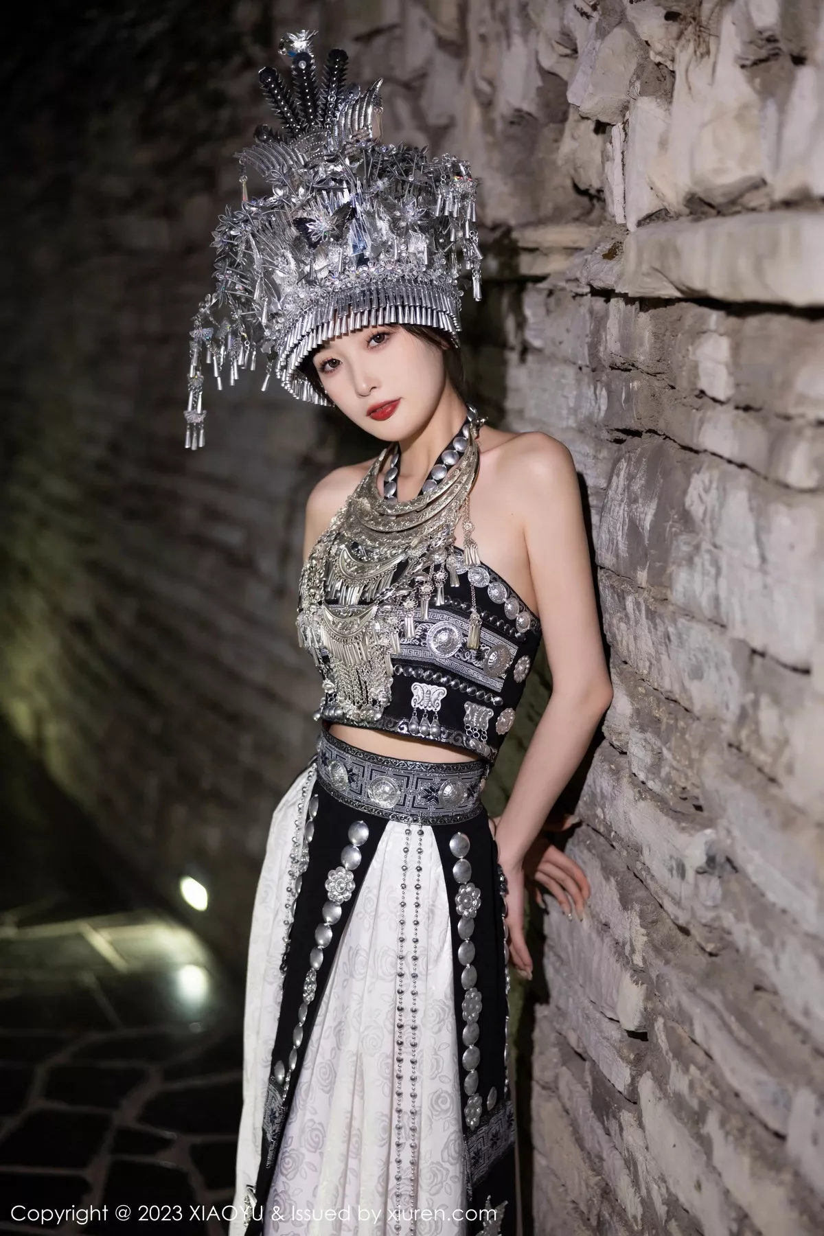 秀人集.com_[XiaoYu画语界]Vol.1071_模特林星阑性感浅色薄纱服饰+蓝杏色旗袍服秀曼妙身姿诱惑写真93P