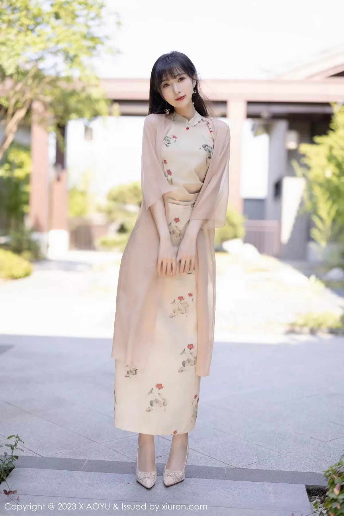 秀人集.com_[XiaoYu画语界]Vol.1071_模特林星阑性感浅色薄纱服饰+蓝杏色旗袍服秀曼妙身姿诱惑写真93P