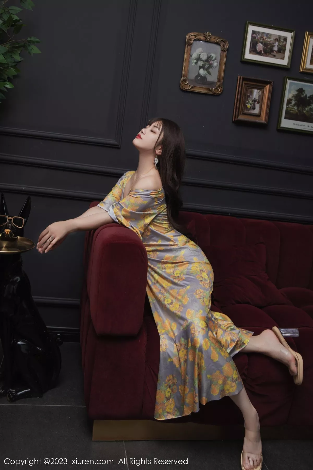 秀人集.com_[XiuRen秀人网]No.6949_模特严利娅Yuliya性感黄灰色睡裙半撩秀翘臀美腿惹火诱惑写真84P