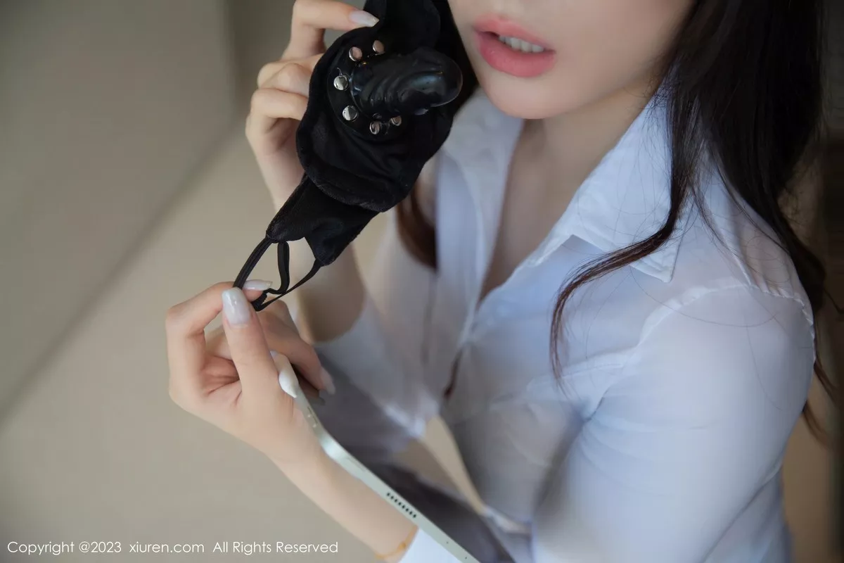 秀人集.com_[XiuRen秀人网]No.6960_模特是小逗逗性感白T配黑色短裙露红色蕾丝内衣完美诱惑写真78P