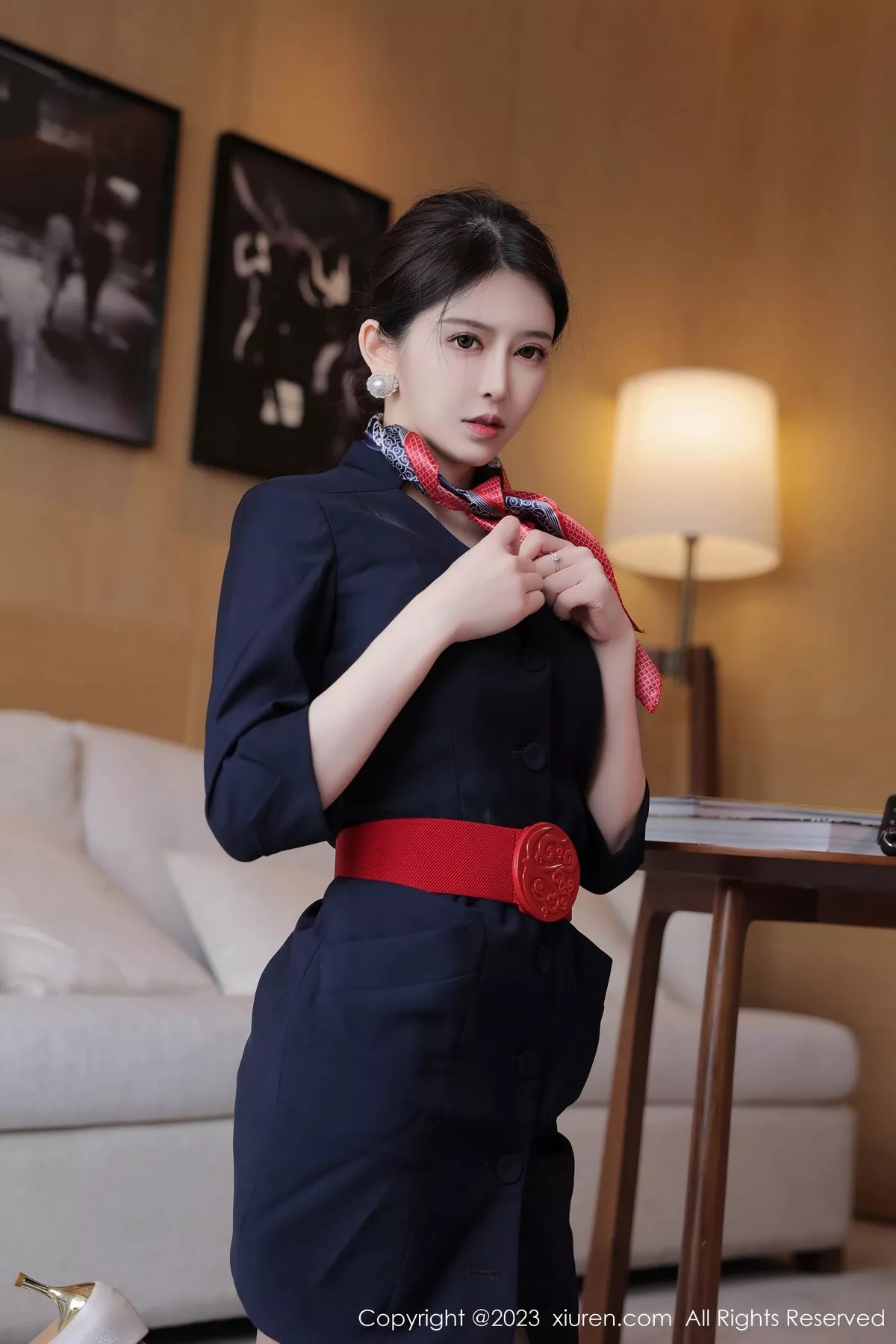 秀人集.com_[XiuRen秀人网]No.6966_模特玉兔miki脱深蓝空姐制服露性感浅色内衣秀完美身材诱惑写真90P