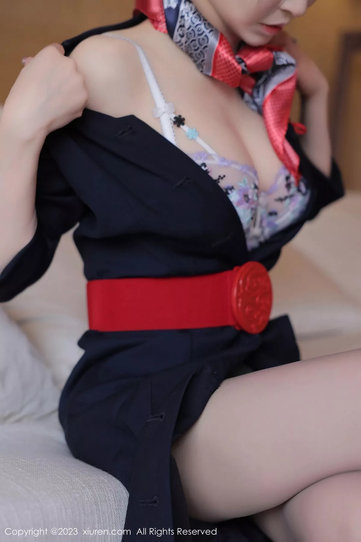 秀人集.com_[XiuRen秀人网]No.6966_模特玉兔miki脱深蓝空姐制服露性感浅色内衣秀完美身材诱惑写真90P