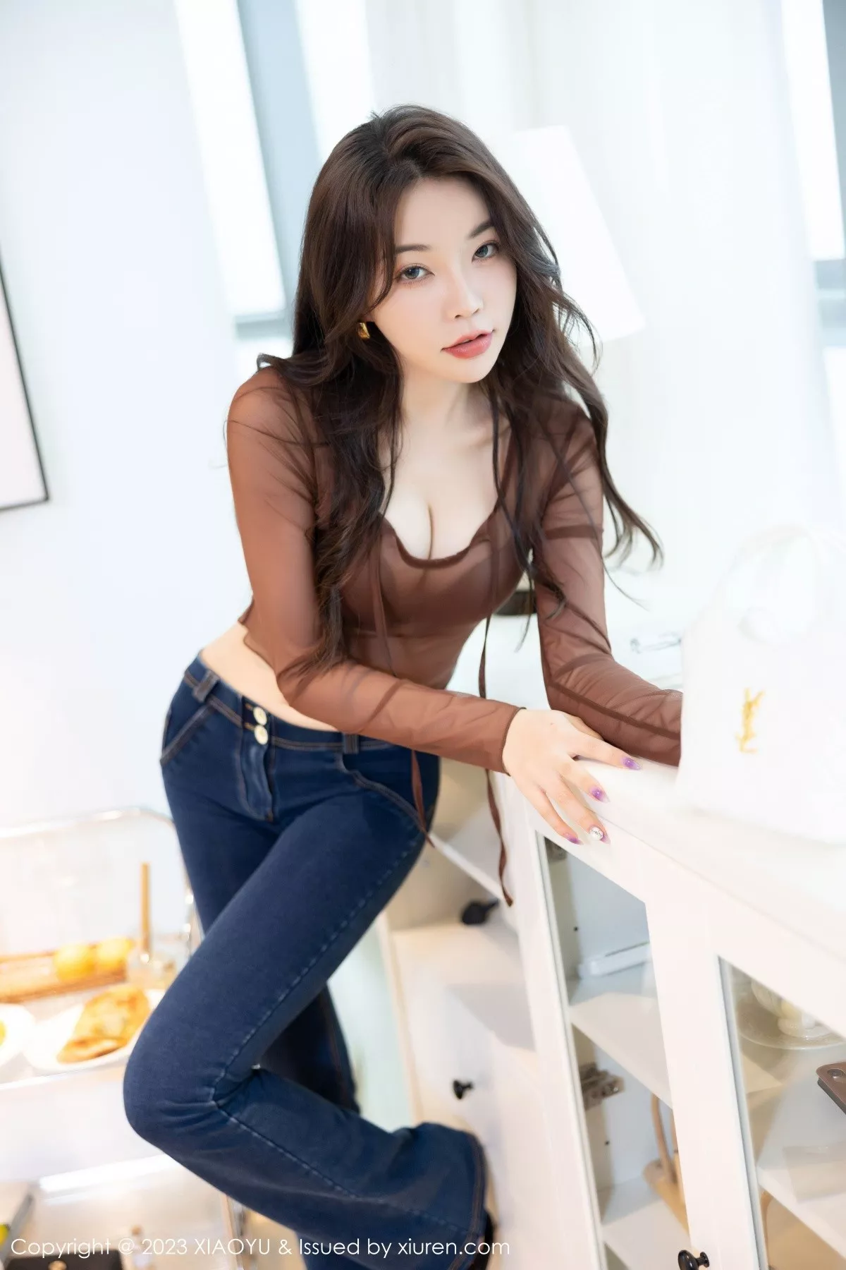 秀人集.com_[XiaoYu画语界]Vol.1055_女神徐莉芝Booty性感咖啡色内衣配开档肉丝秀曼妙身姿诱惑写真83P