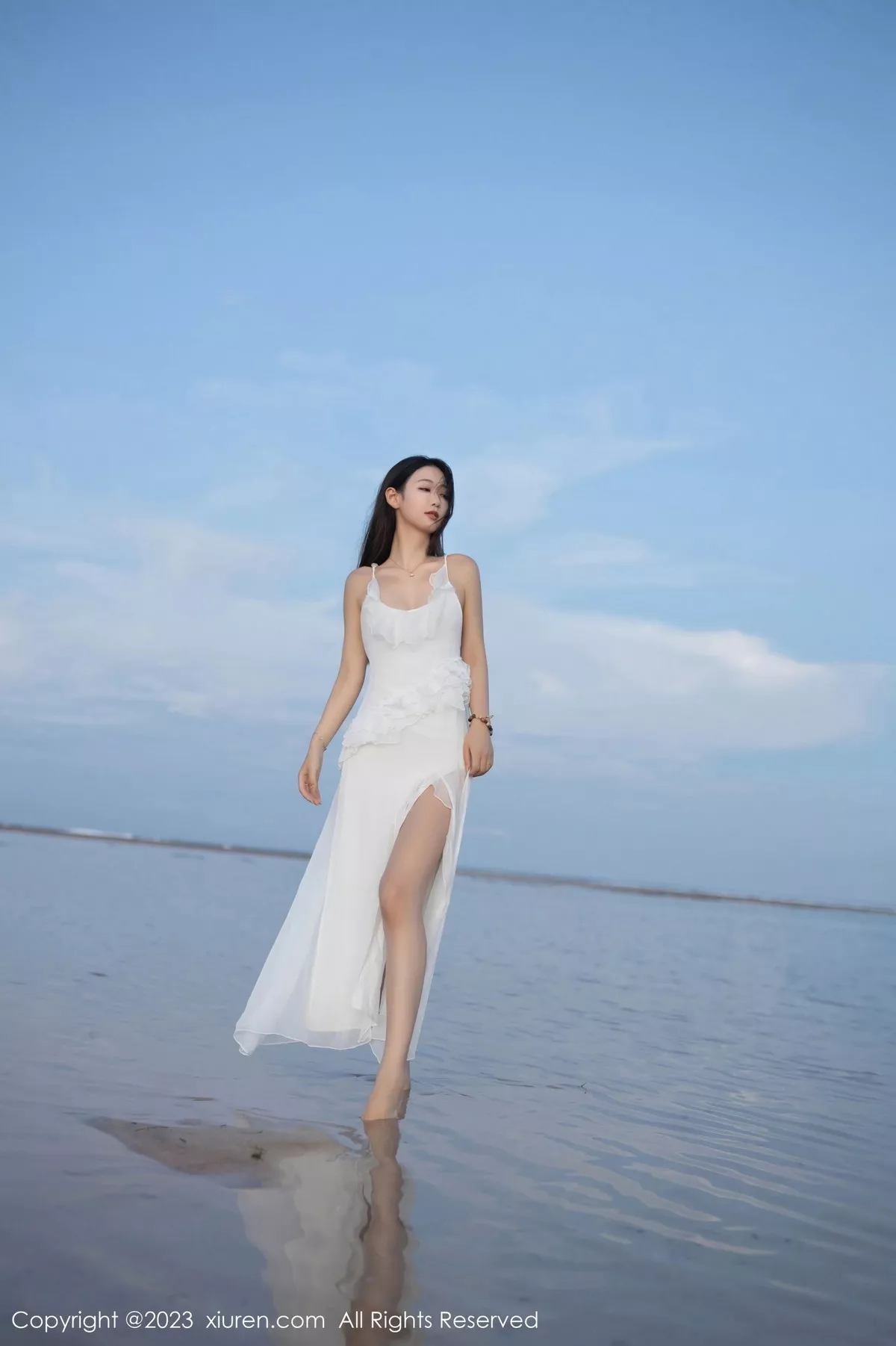 秀人集.com_[XiuRen秀人网]No.6976_模特唐安琪白色连衣长裙+性感白色吊带睡裙秀曼妙身姿诱惑写真80P