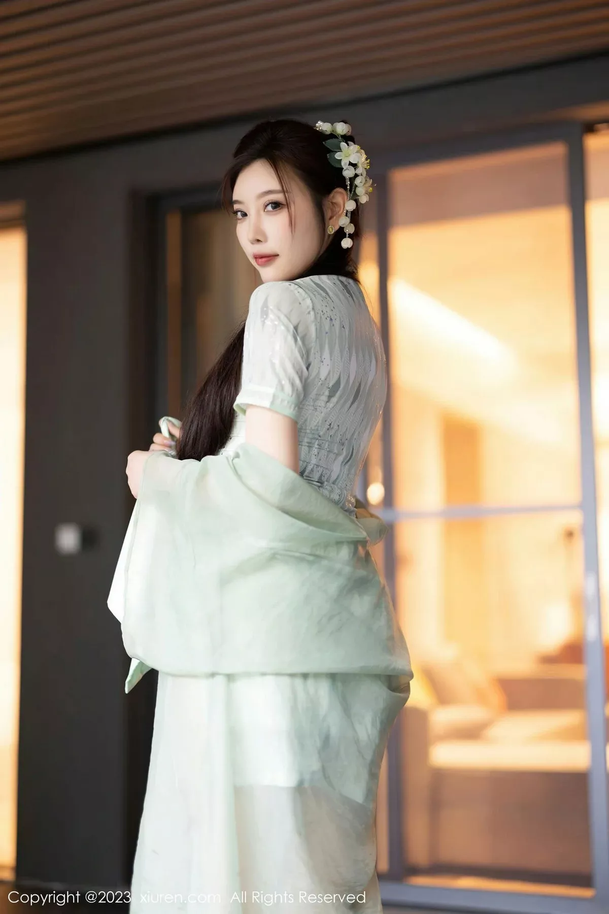 秀人集.com_[XiuRen秀人网]No.6983_女神杨晨晨Yome性感淡绿旗袍服配原色丝袜秀丰腴身材诱惑写真84P