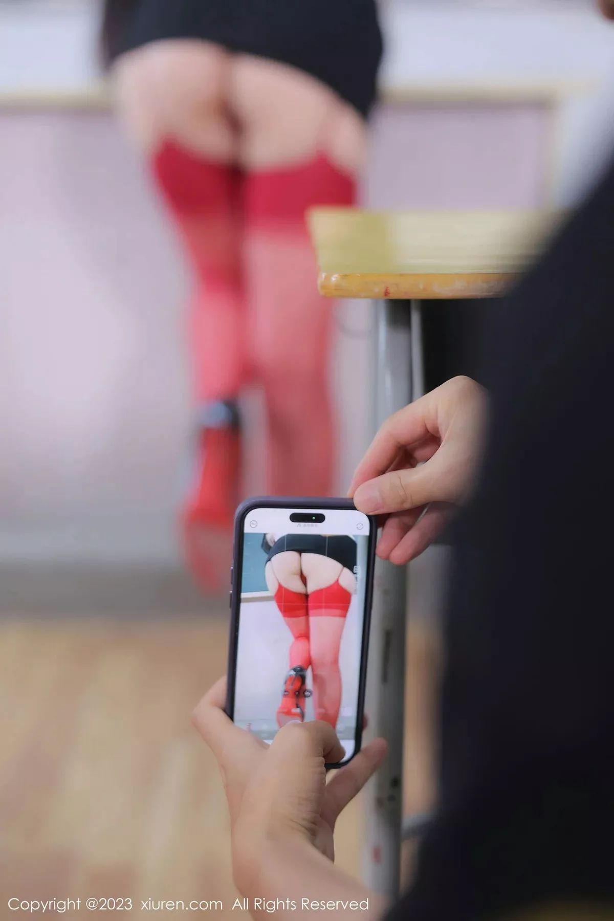 秀人集.com_[XiuRen秀人网]No.6980_模特诗诗kiki教师角色脱性感白T露红色内衣配红丝吊袜诱惑写真93P