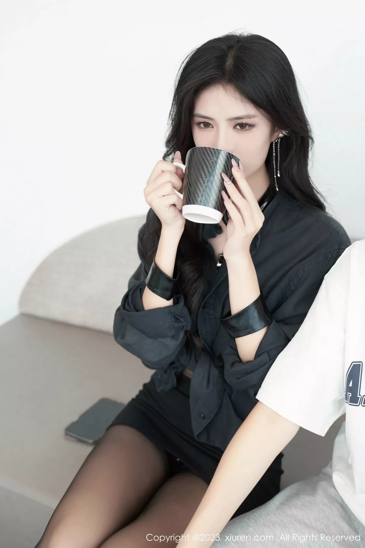 秀人集.com_[XiuRen秀人网]No.7100_模特浅浅Danny性感黑色情趣服配超薄黑丝秀丰腴身姿诱惑写真84P