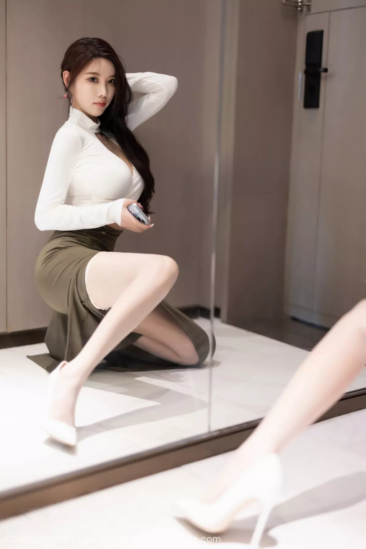 秀人集.com_[XiaoYu画语界]Vol.1080_女神杨晨晨Yome性感白色上衣露黑色薄纱轻透情趣内衣诱惑写真85P