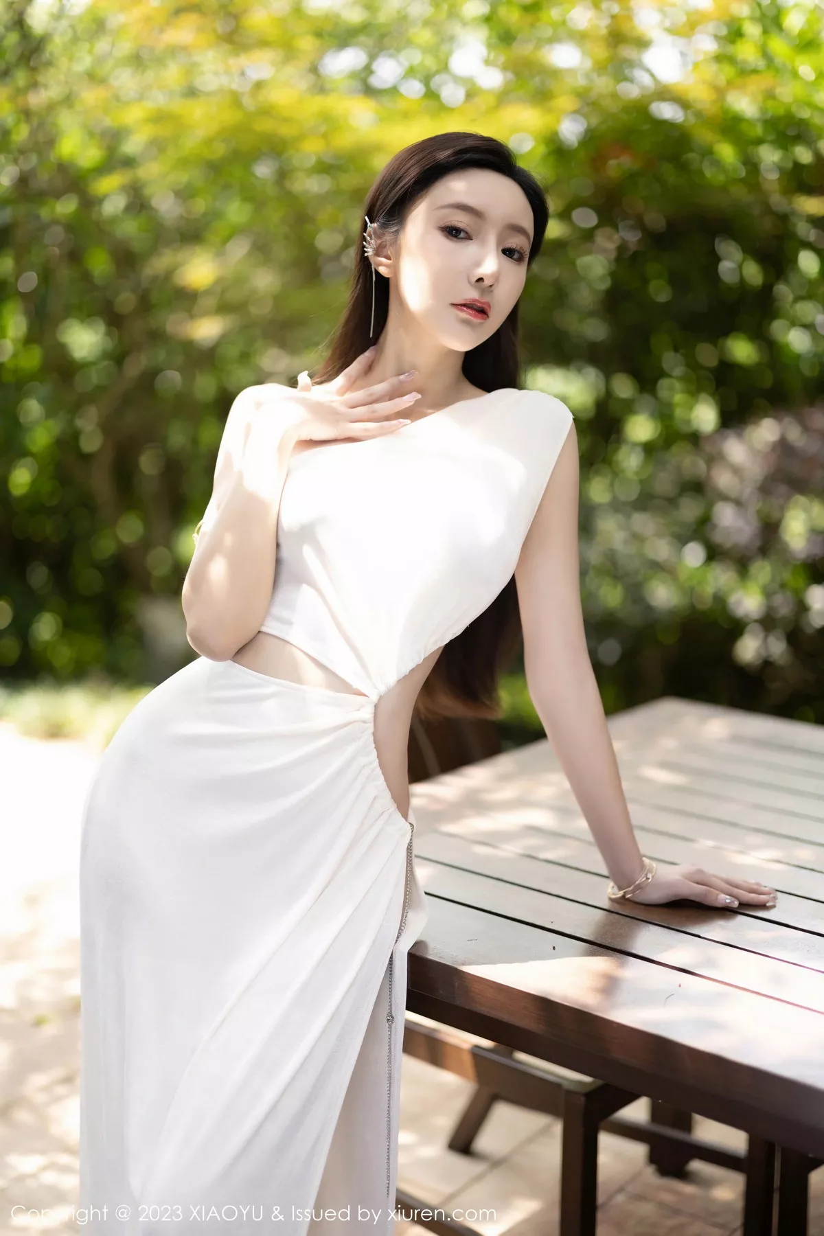 秀人集.com_[XiaoYu画语界]Vol.1082_女神王馨瑶yanni白色连衣裙露黑色情趣内衣秀惹火身材诱惑写真86P