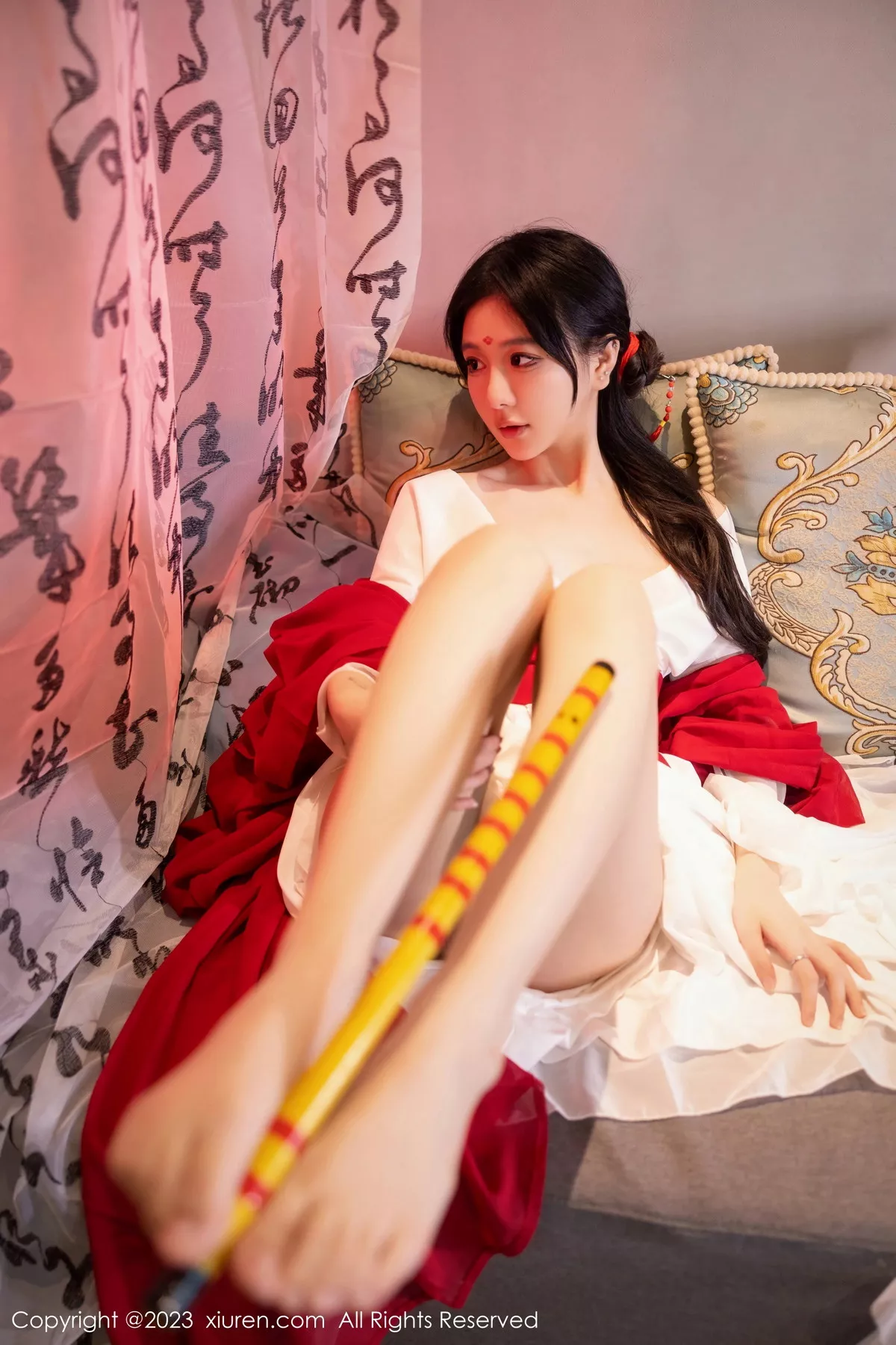 秀人集.com_[XiuRen秀人网]No.7192_模特幼幼私房古风场景性感红色古装服半脱秀完美身材诱惑写真92P