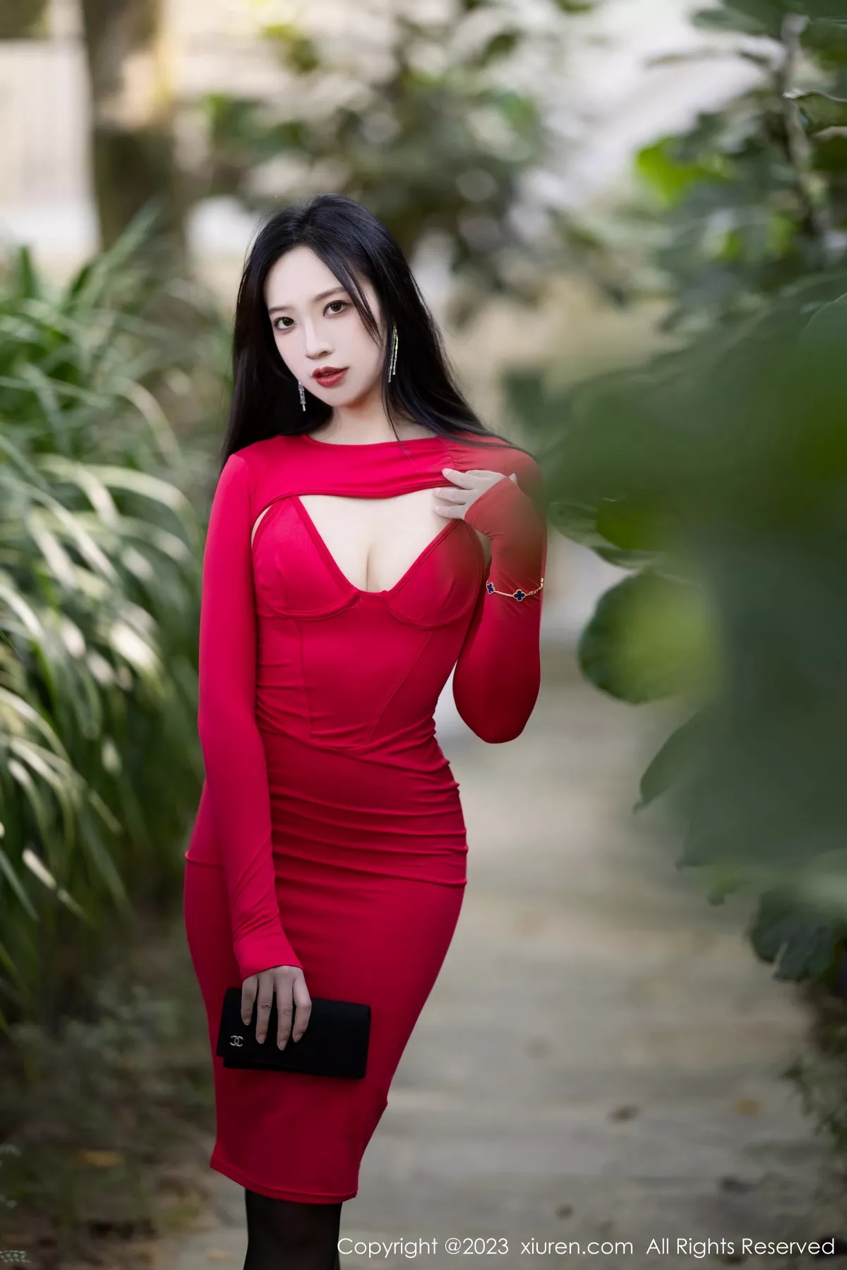 秀人集.com_[XiuRen秀人网]No.7194_模特郑颖姗Bev红色连衣短裙露红色蕾丝内衣配黑丝吊袜诱惑写真83P