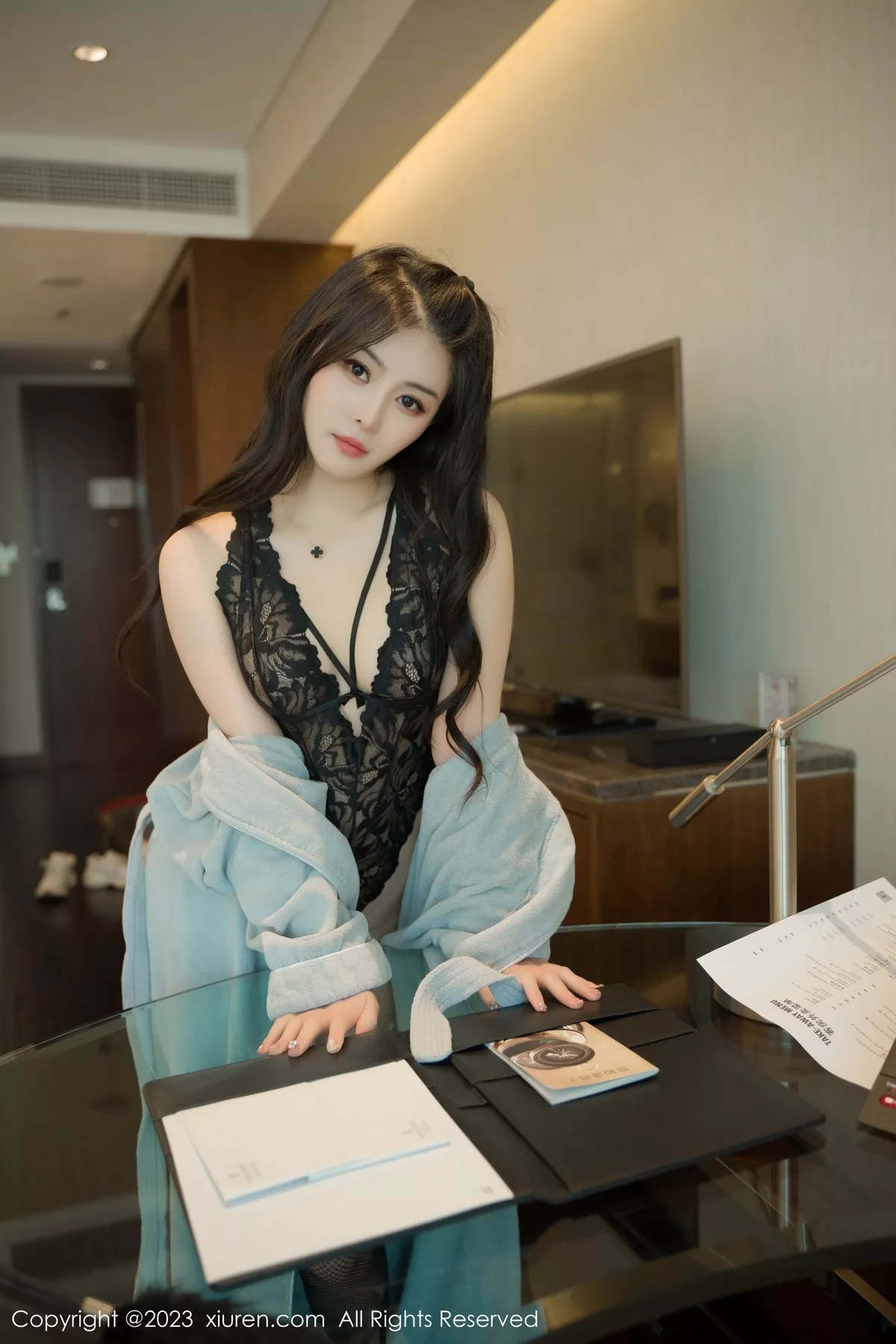 秀人集.com_[XiuRen秀人网]No.7107_模特柒喜小baby脱浴袍露黑色蕾丝情趣服饰秀惹火身材诱惑写真56P