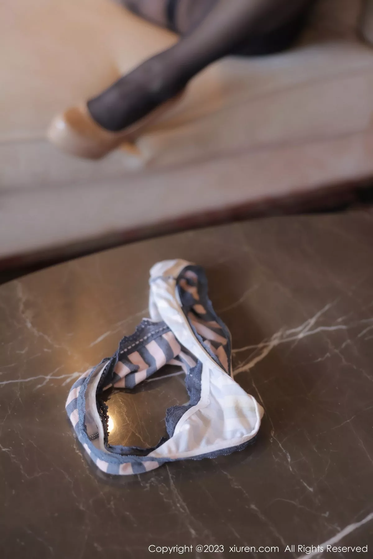 秀人集.com_[XiuRen秀人网]No.7238_模特大美妞儿性感白色蕾丝内衣配超薄黑丝秀完美身材诱惑写真80P