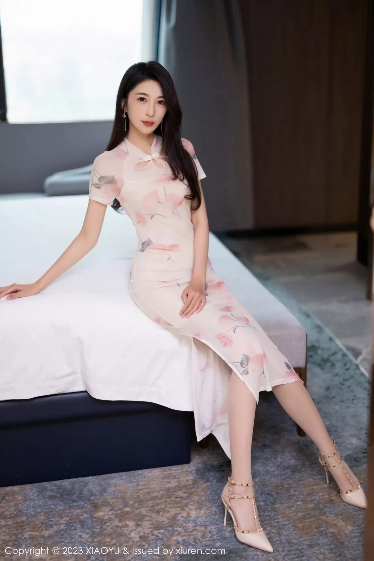 秀人集.com_[XiaoYu画语界]Vol.1093_模特林乐一米色图案旗袍+白色薄纱情趣服饰秀曼妙身姿诱惑写真83P