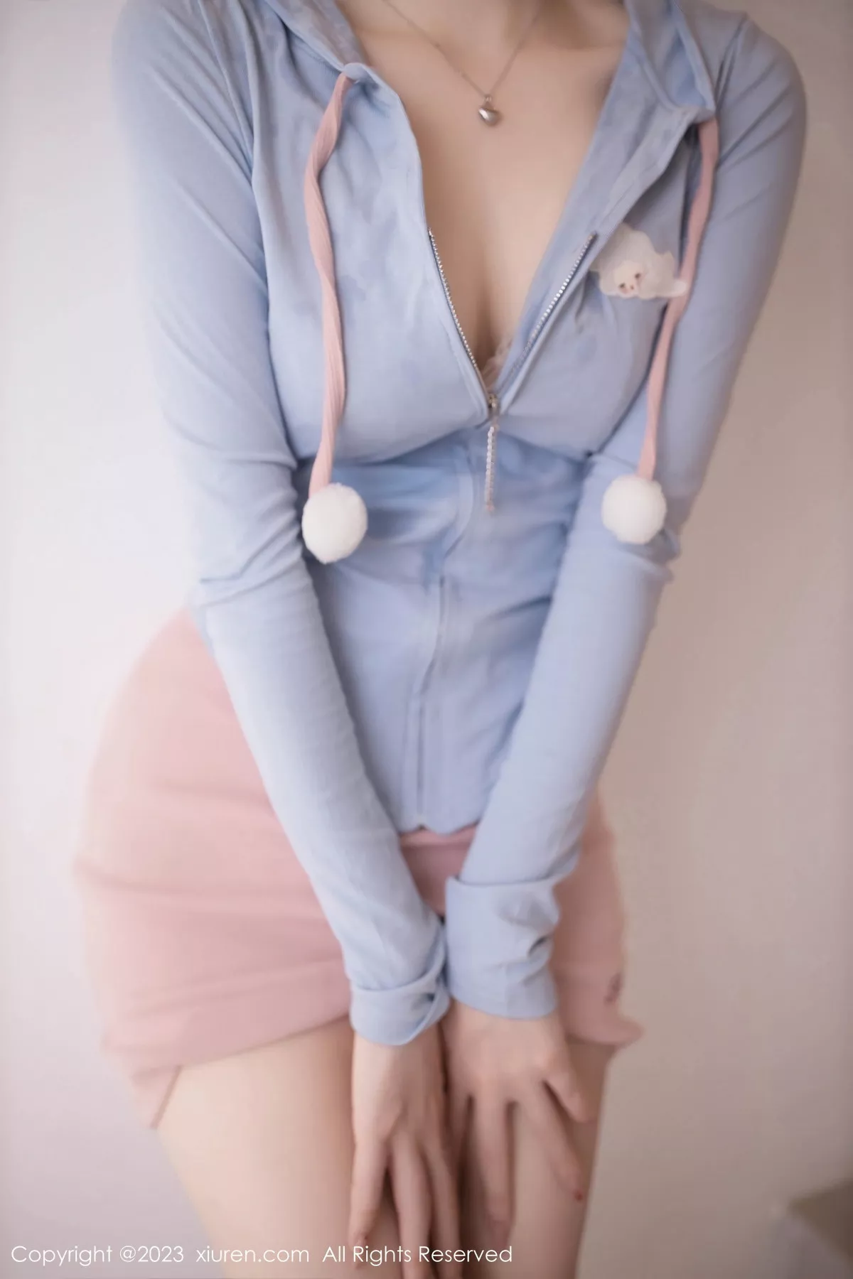 秀人集.com_[XiuRen秀人网]No.7120_模特鱼子酱Fish半脱露性感浅粉色蕾丝内衣秀曼妙身姿诱惑写真80P