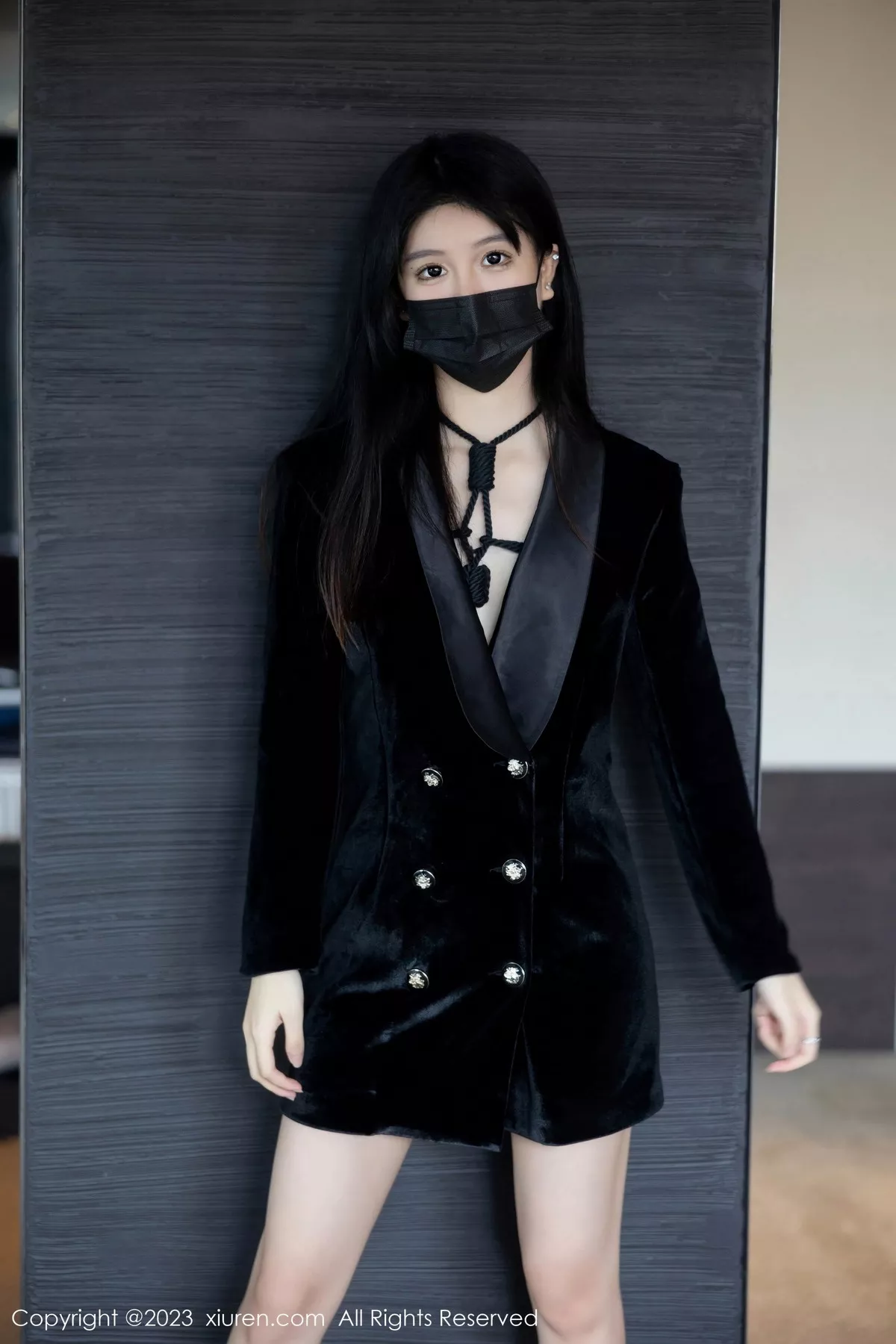 秀人集.com_[XiuRen秀人网]No.7121_模特幼幼脱黑外衣露性感绳式情趣内衣秀火辣身材极致诱惑写真84P