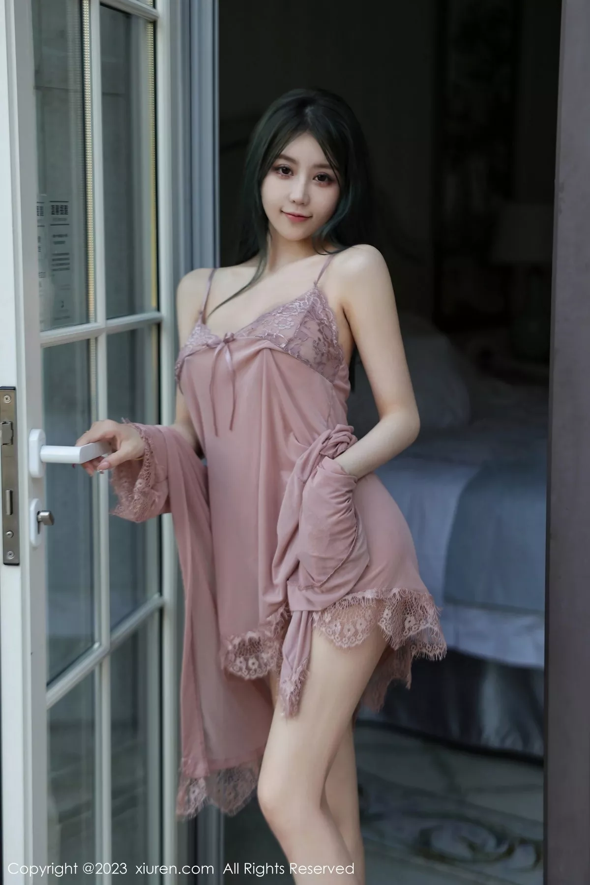 秀人集.com_[XiuRen秀人网]No.7114_模特tina_甜仔浴缸场景咖啡色蕾丝睡裙湿身秀凹凸身材诱惑写真64P