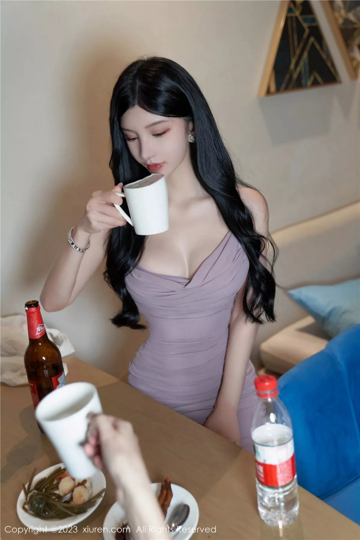 秀人集.com_[XiuRen秀人网]No.7122_女神周于希Sally性感吊带裙+黑色蕾丝睡裙秀完美身材诱惑写真100P