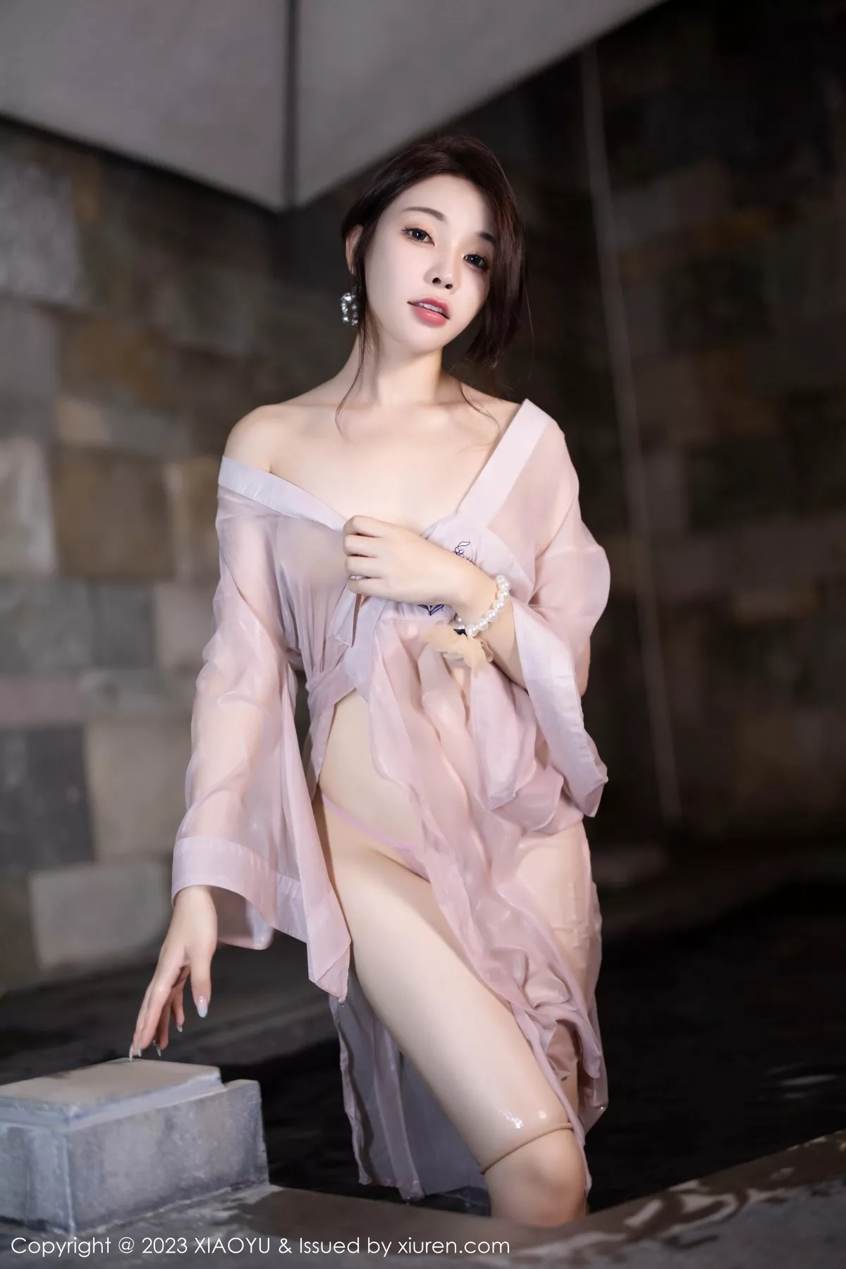 秀人集.com_[XiaoYu画语界]Vol.1076_女神徐莉芝Booty性感轻透薄纱服配超薄肉丝秀曼妙身姿诱惑写真84P