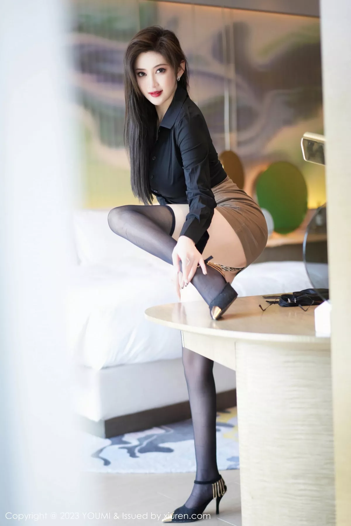 秀人集.com_[YouMi尤蜜荟]Vol.968_女神Carol周妍希性感黑衬衫配驼色短裙露黑色内衣完美诱惑写真83P