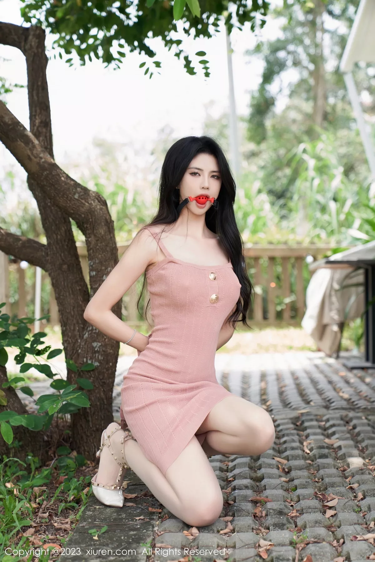 秀人集.com_[XiuRen秀人网]No.7137_模特浅浅Danny性感粉色连衣裙配开档肉丝秀丰腴身姿诱惑写真90P